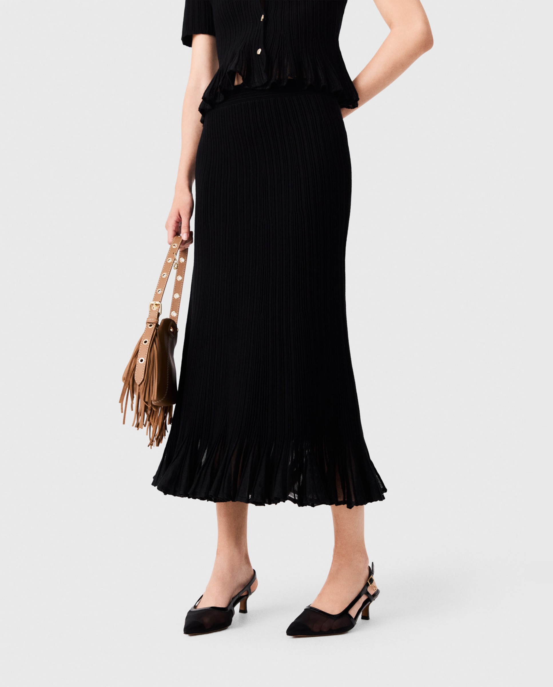 Falda midi de punto acampanada con bajo peplum calado - Maje - Negro Negro-2