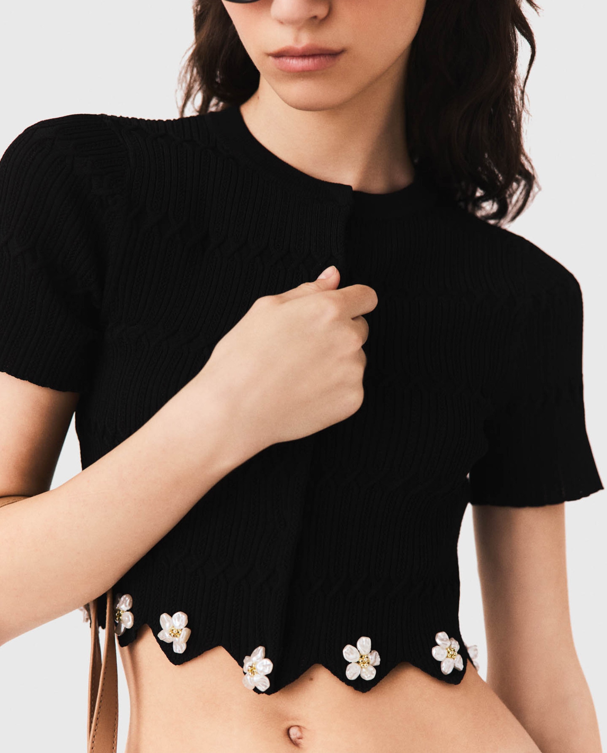 Cárdigan de punto corto de mujer con flores y perlas - Maje - Negro Negro-6