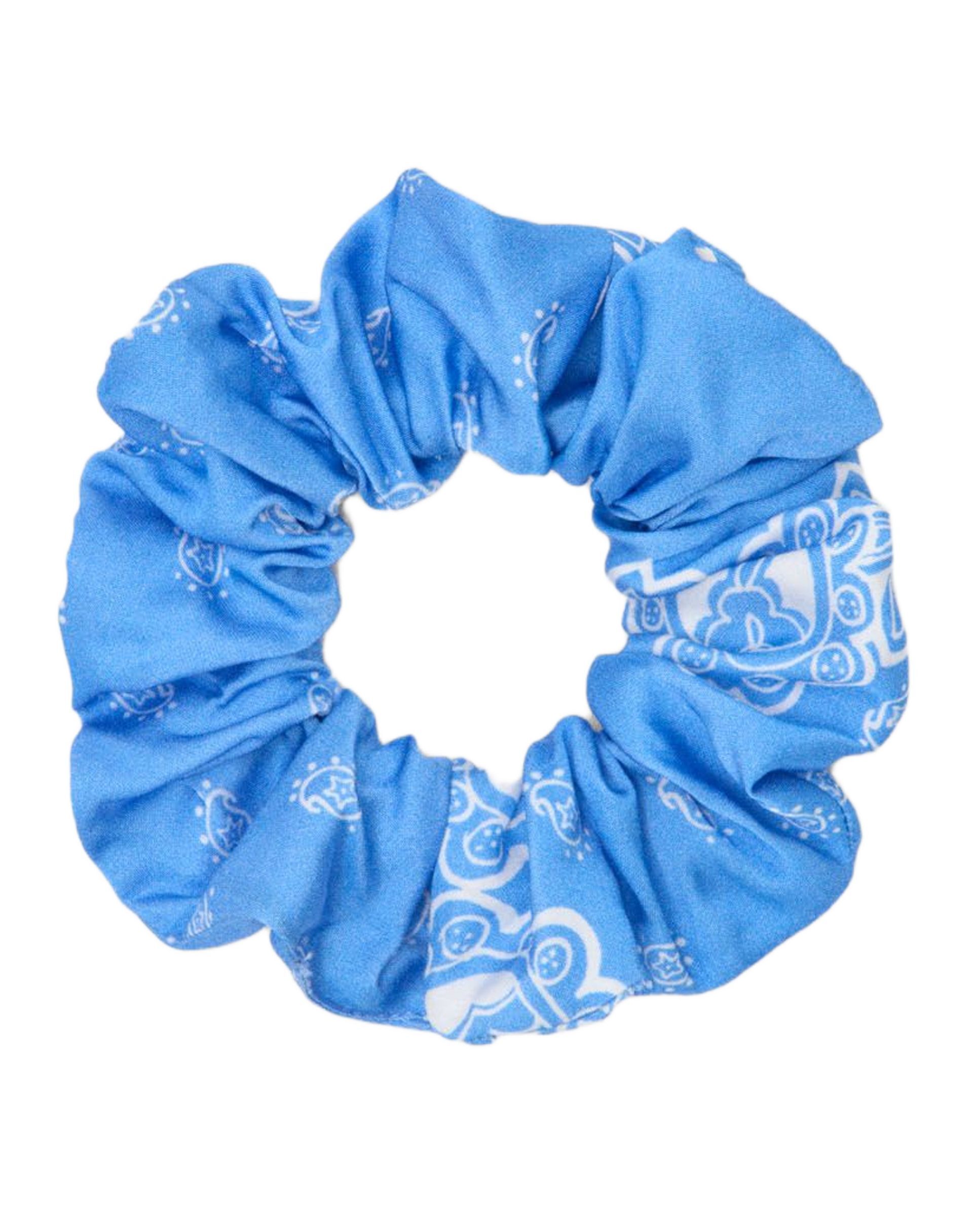Coletero voluminoso de mujer estampado bandana azul satinado
