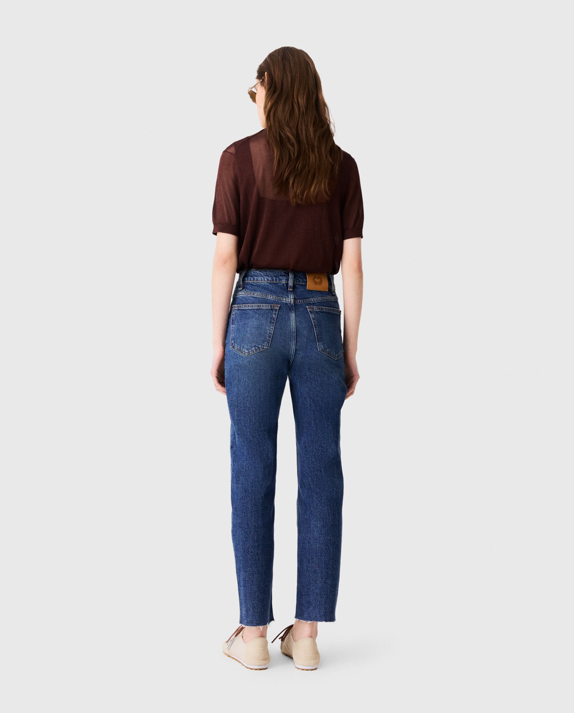 Vaquero pitillo de mujer con broche de lazo dorado y bajo deshilachado - Maje - Azul Azul-2