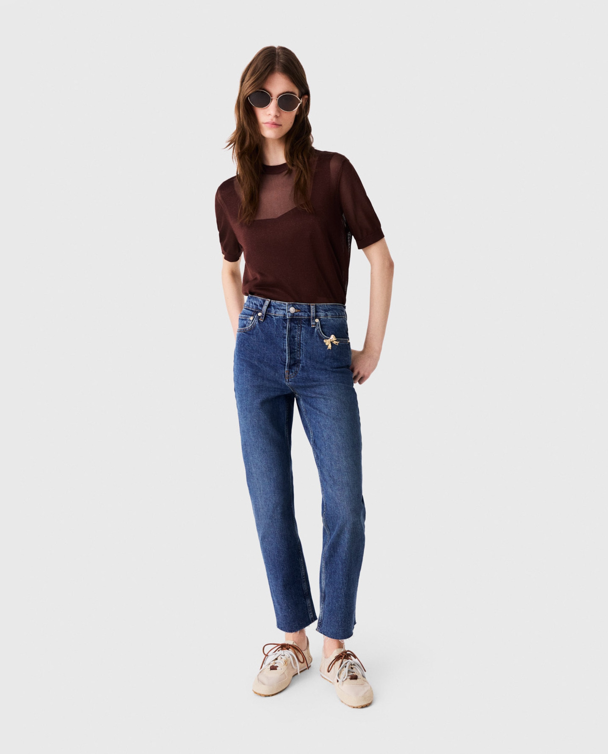 Vaquero pitillo de mujer con broche de lazo dorado y bajo deshilachado - Maje - Azul Azul-4
