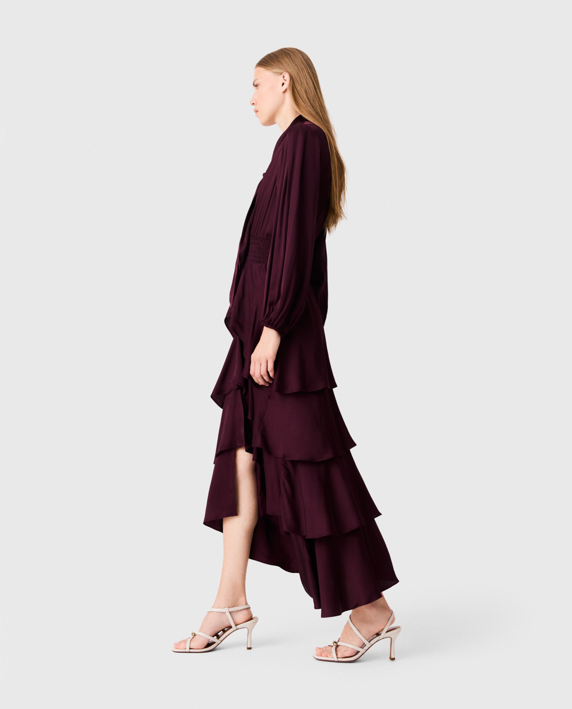 Imagen 0 de Vestido largo con volantes vaporosos y cintura fruncida Rojo