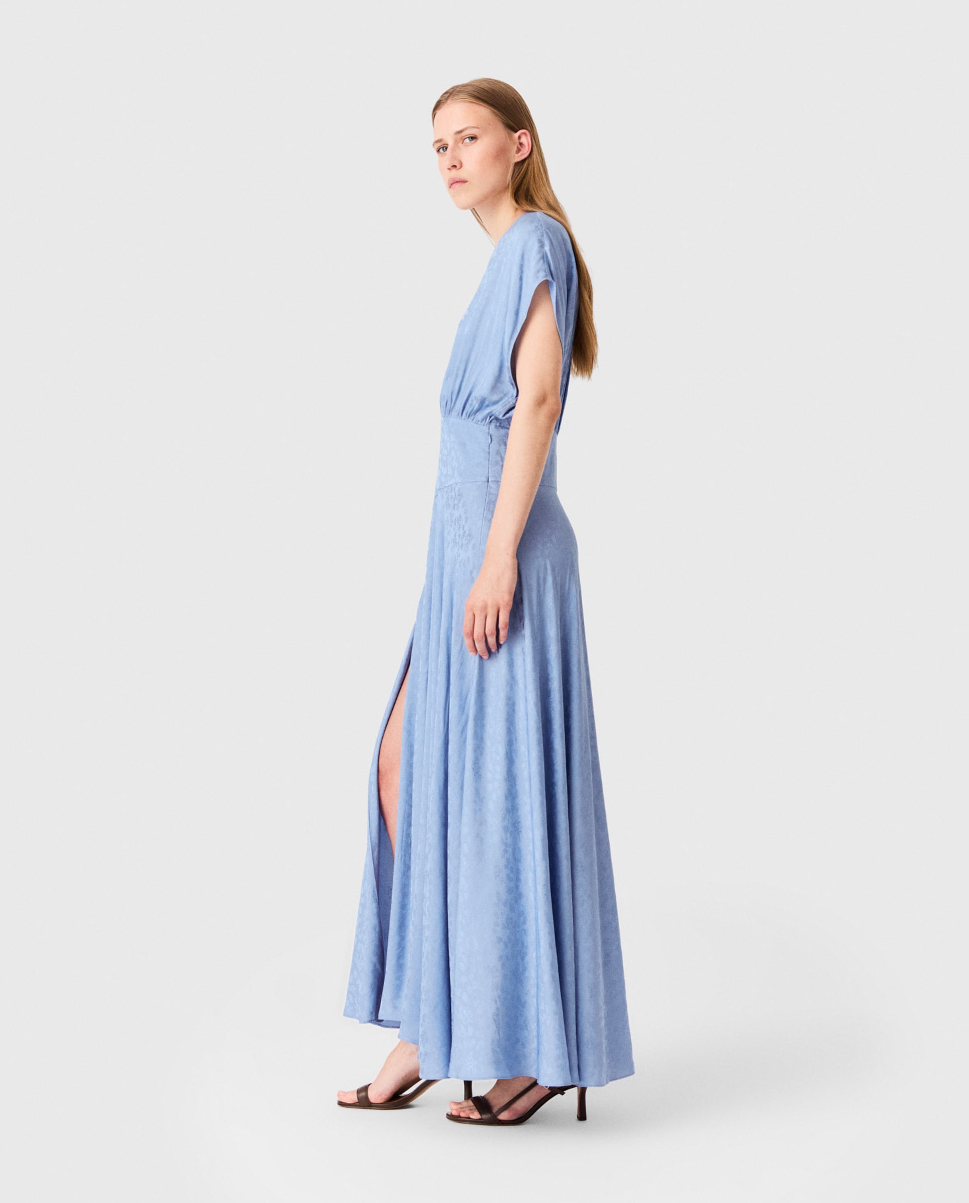 Vestido largo jacquard con escote en v - Maje - Azul claro Azul claro-2