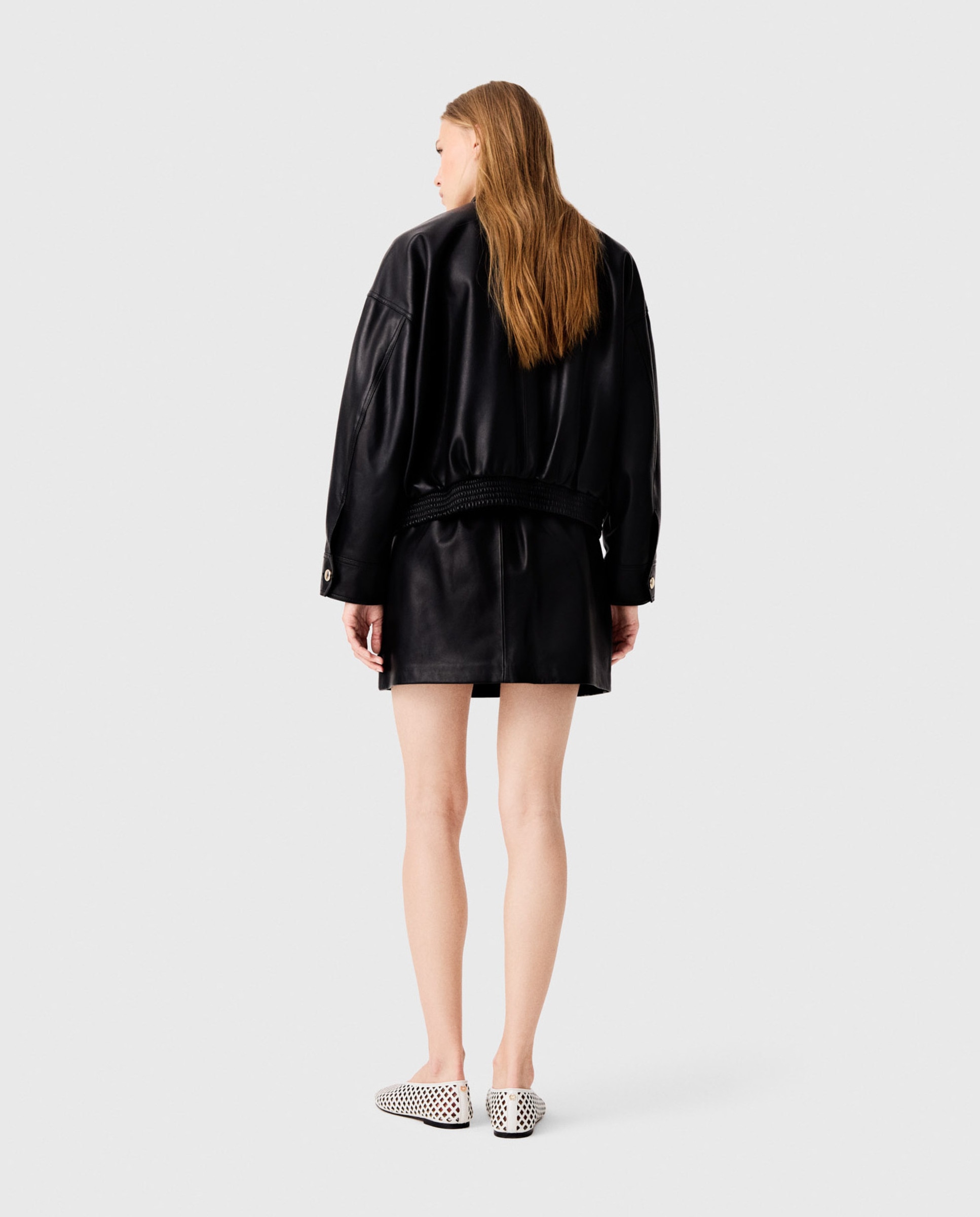 Falda corta acampanada fruncida de cuero - Maje - Negro Negro-2