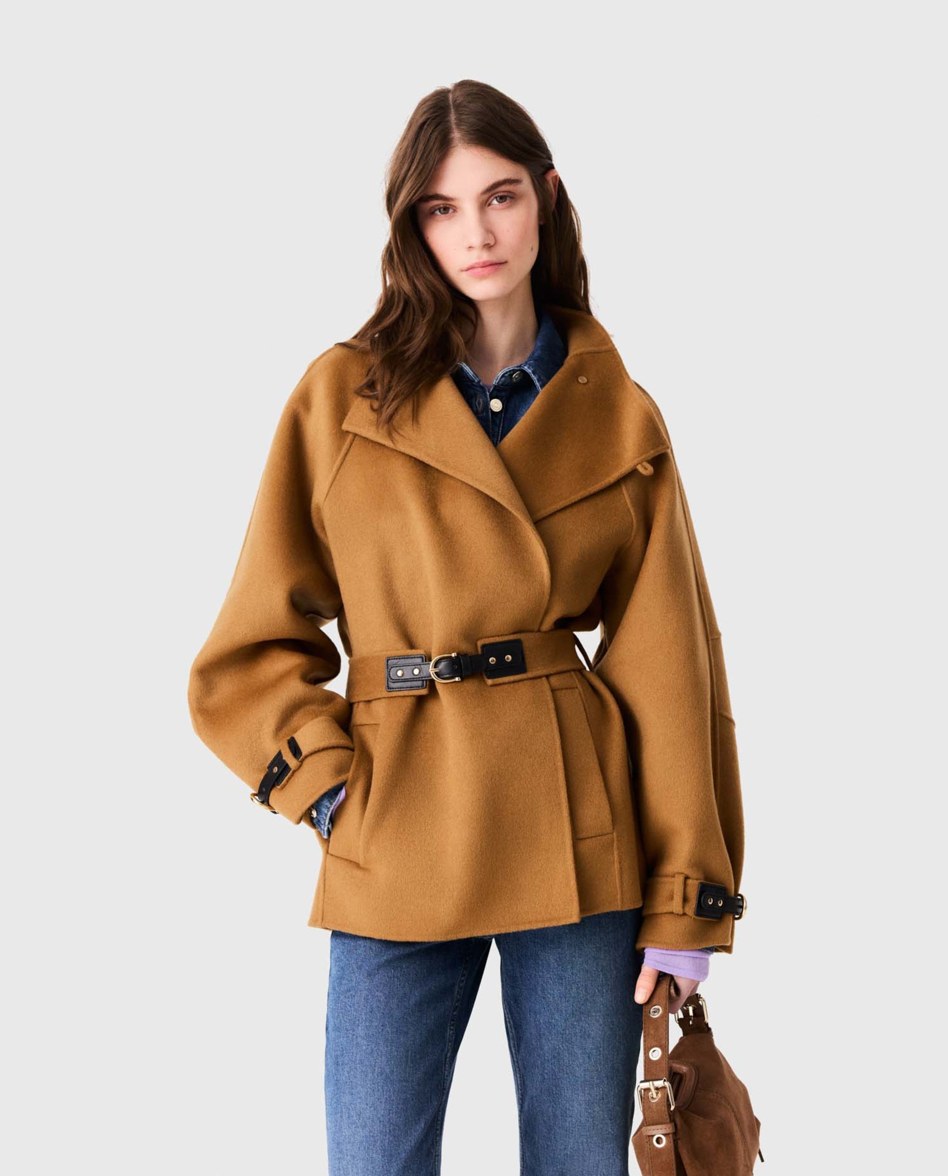 Imagen 0 de Abrigo de paño de mujer midi de lana doble faz con cinturón de hebilla Camel