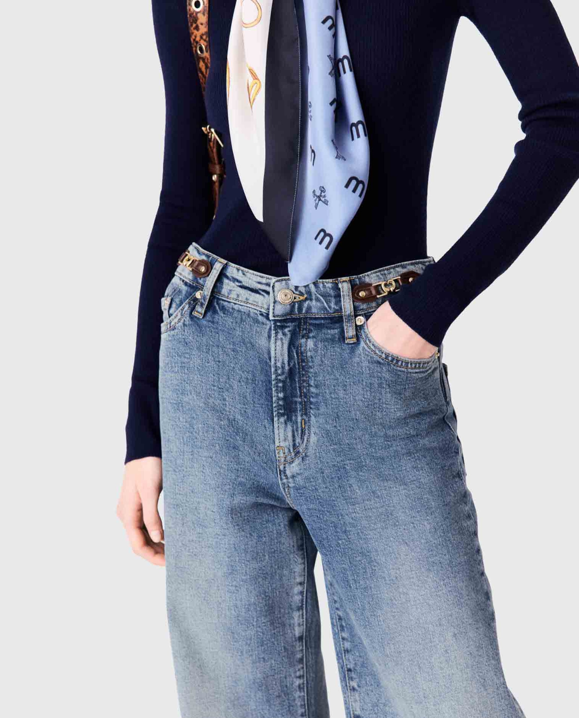 Vaquero de mujer ancho 100% algodón desteñido con hebillas de piel y eslabones metálicos - Maje - Azul Azul-5