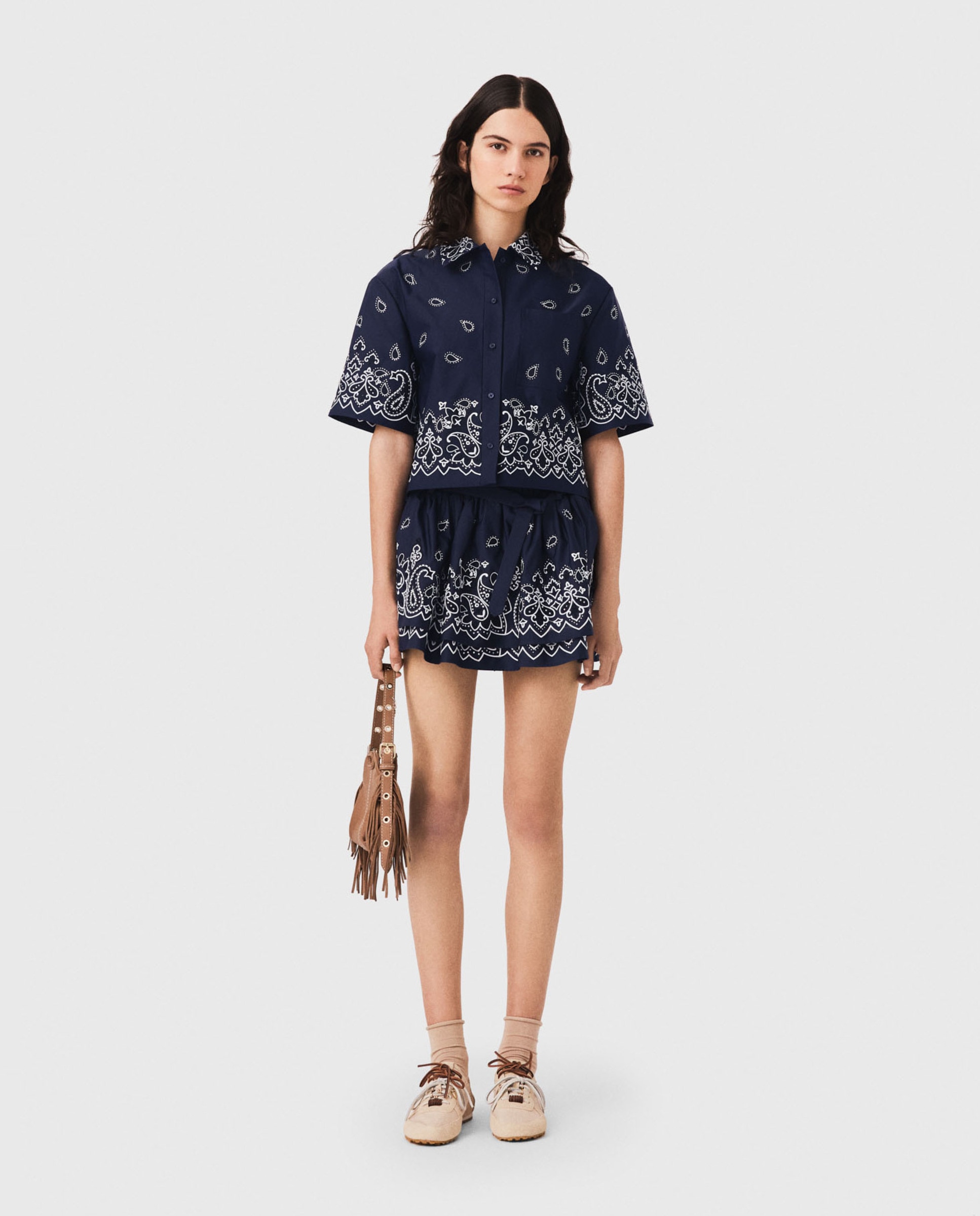 Camisa de mujer corta de tafetán con bordado bandana - Maje - Azul marino Azul marino-3