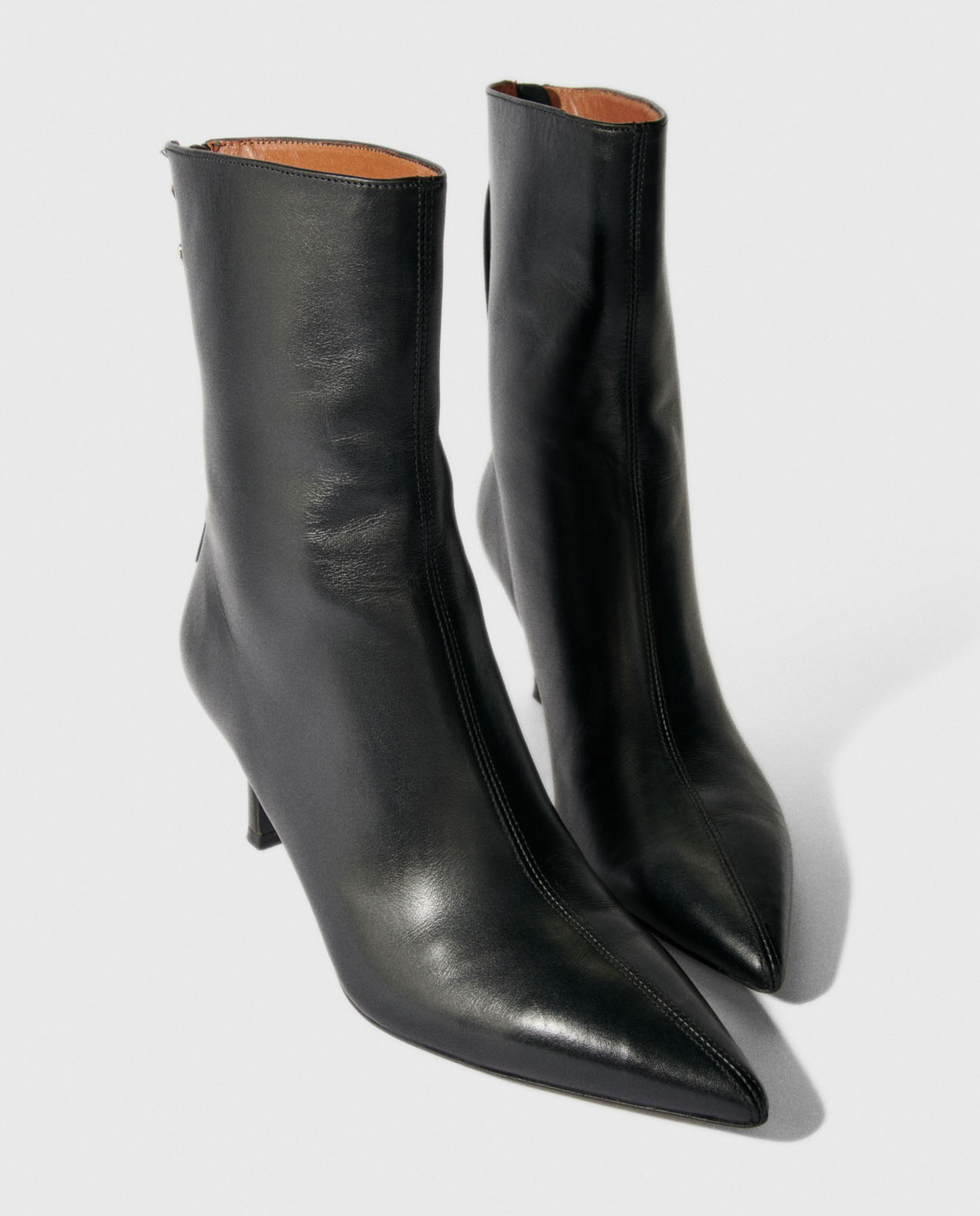 Botines básicos de mujer de cuero con tacón - Maje - Negro Negro-2