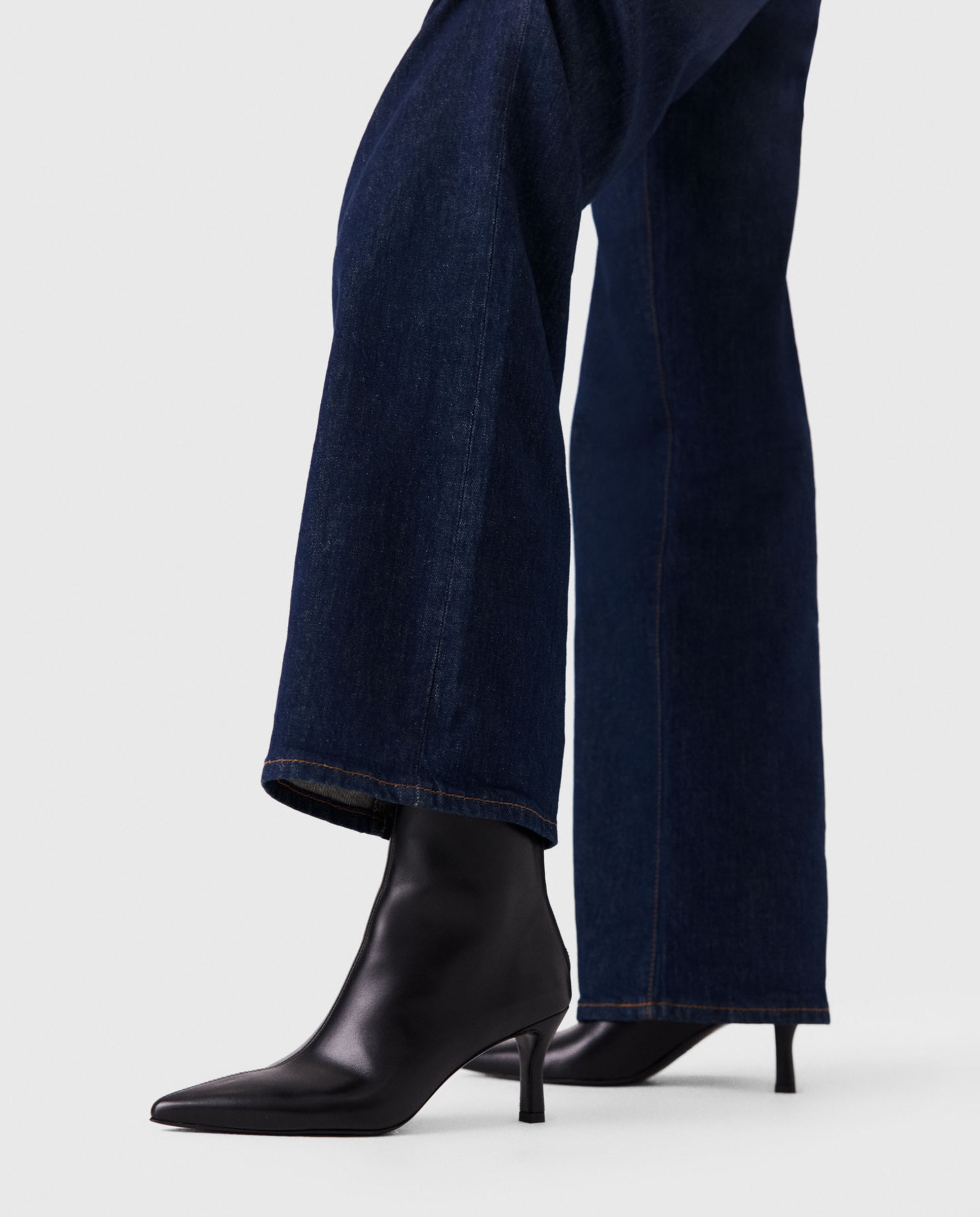 Botines básicos de mujer de cuero con tacón - Maje - Negro Negro-3