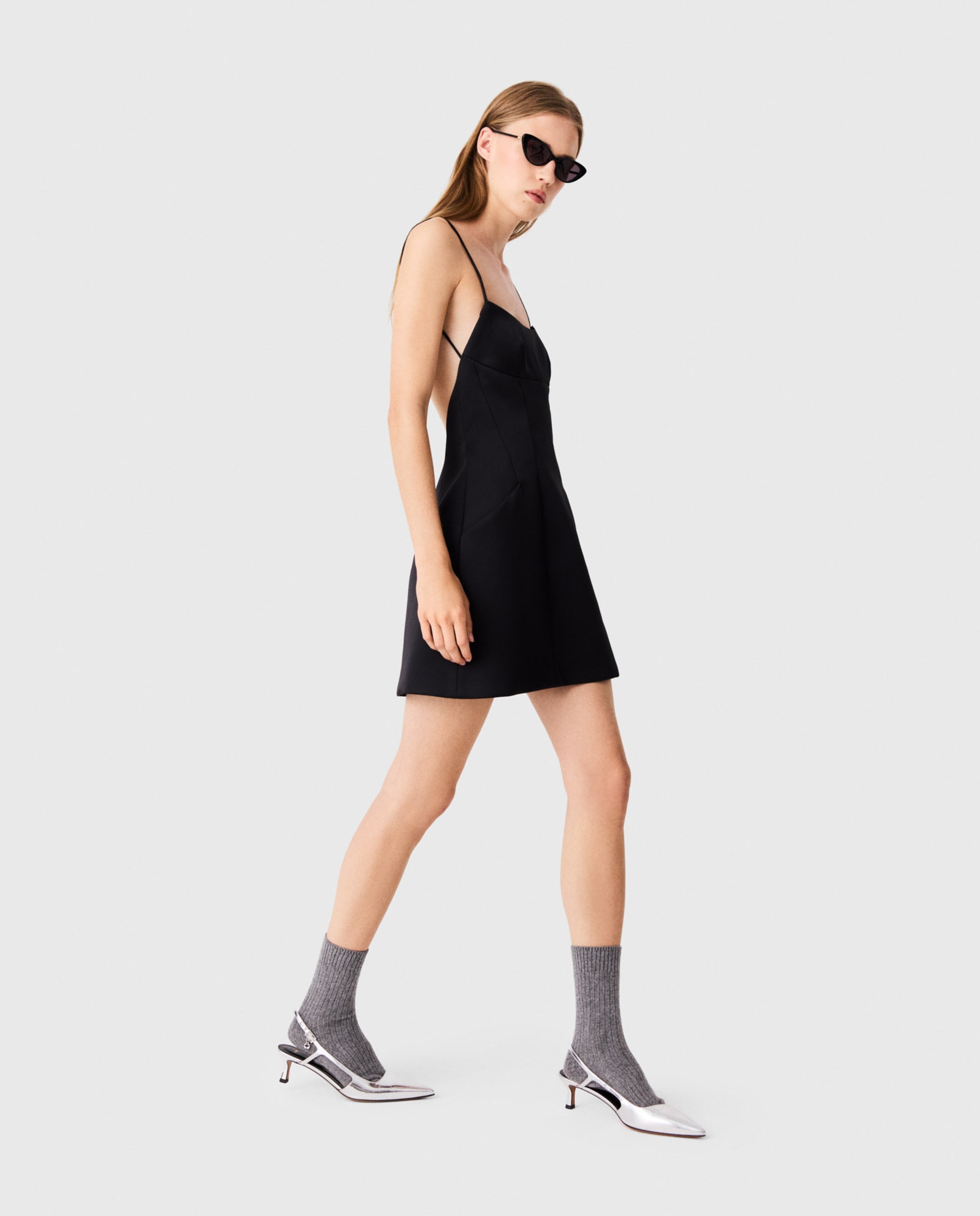 Vestido corto ajustado de satén sin espalda - Maje - Negro Negro-2