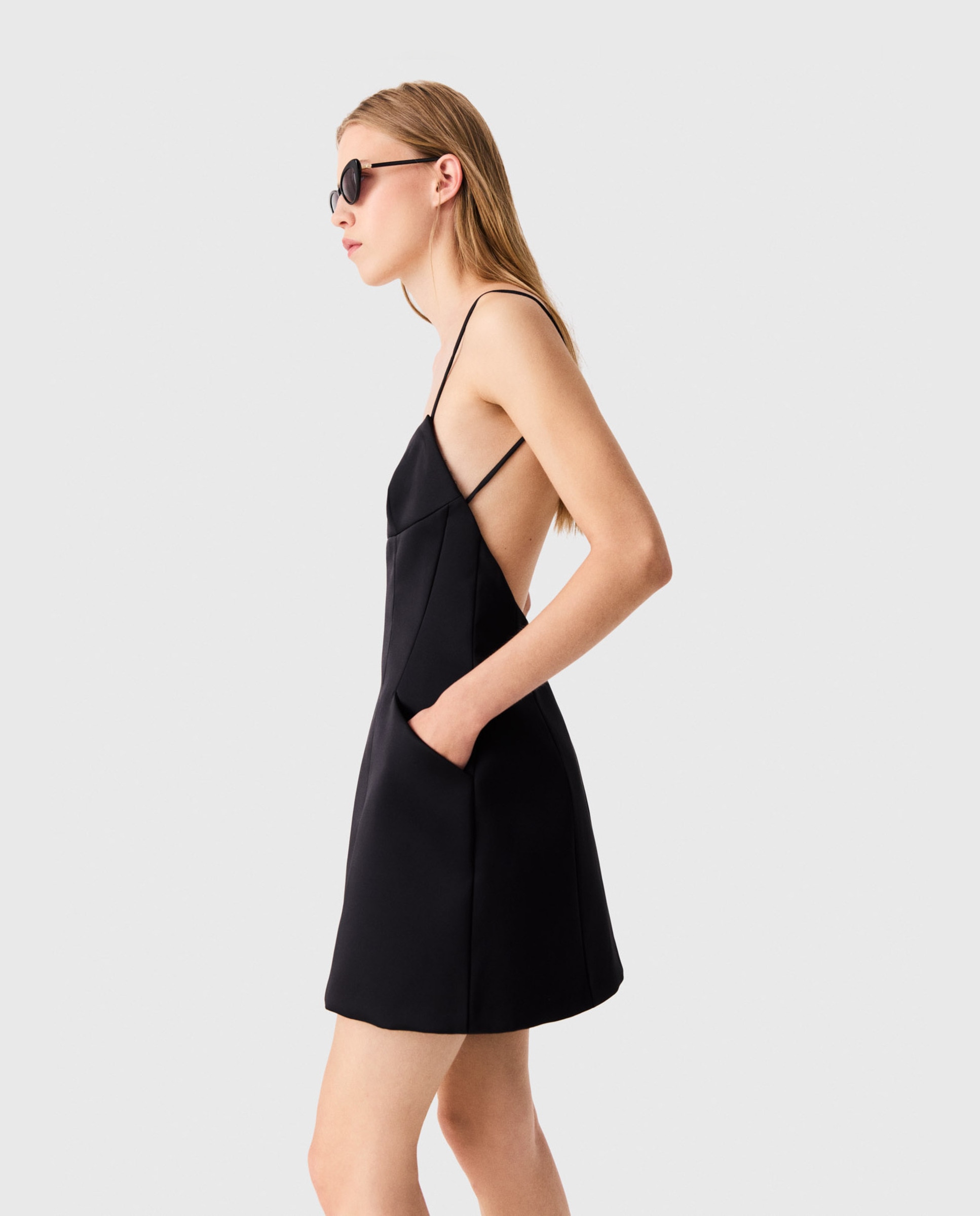 Vestido corto ajustado de satén sin espalda - Maje - Negro Negro-5