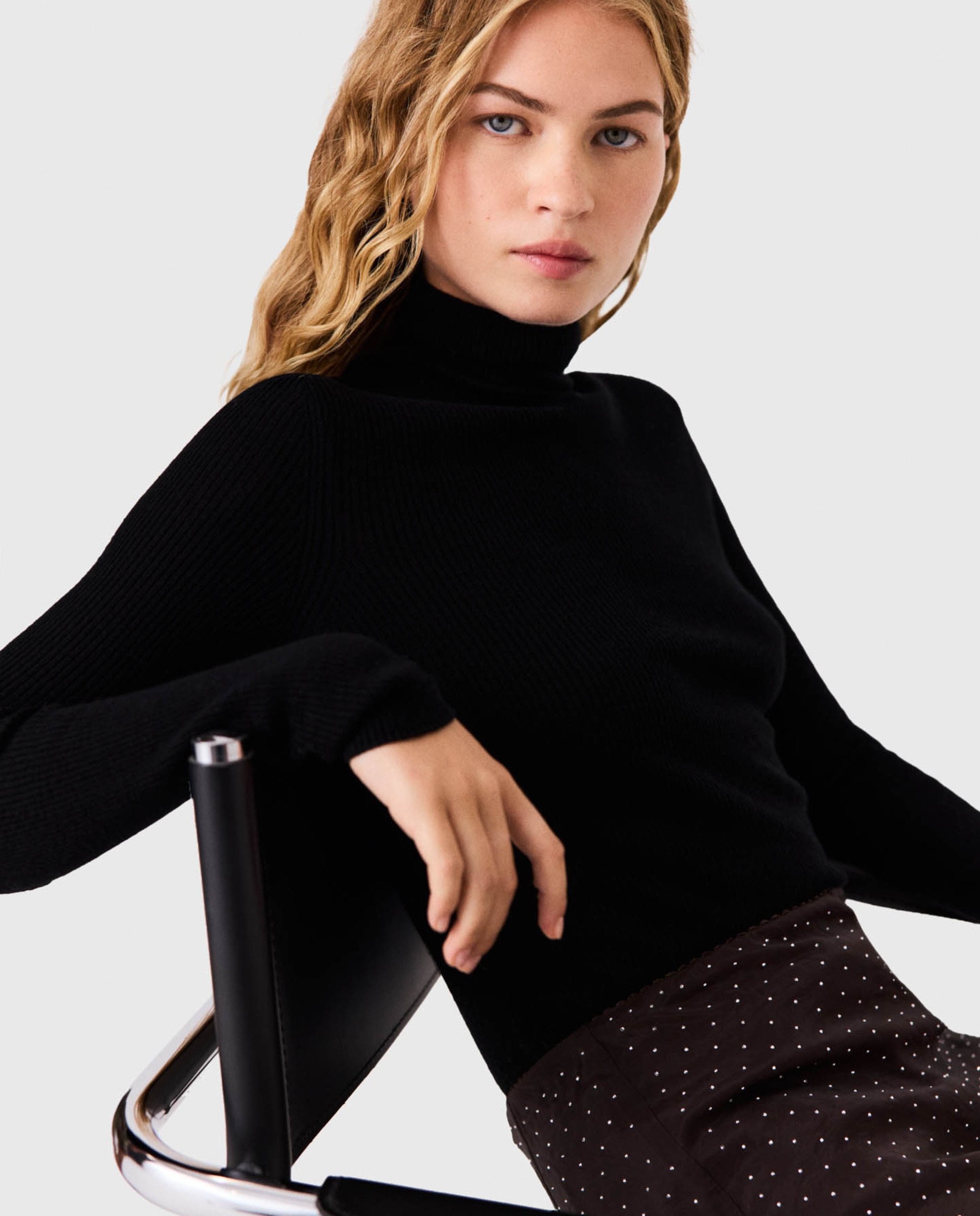 Jersey de mujer cuello alto acanalado de lana y seda - Maje - Negro Negro-7