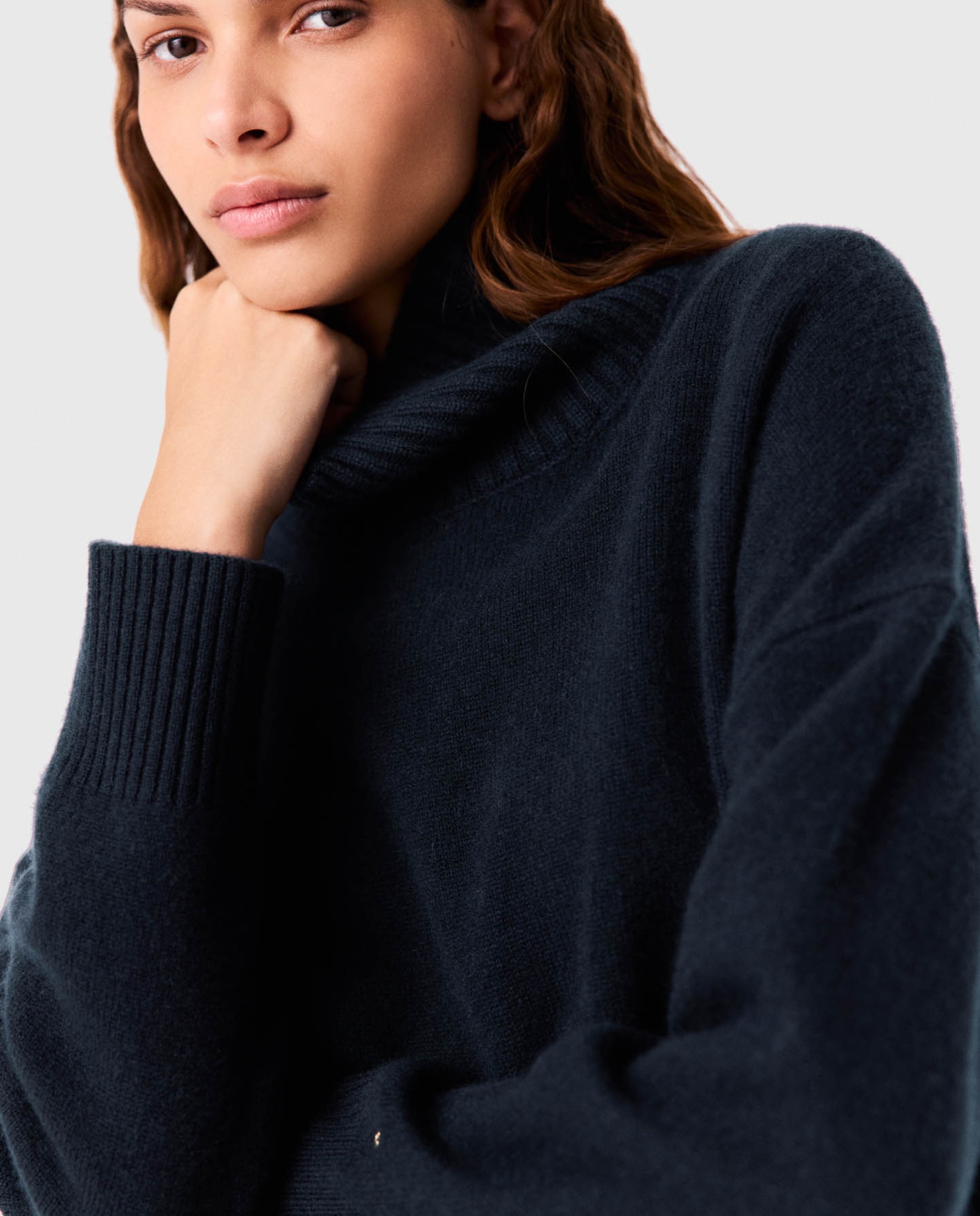 Jersey de mujer de cachemira con cuello alto y oversize - Maje - Azul marino Azul marino-5
