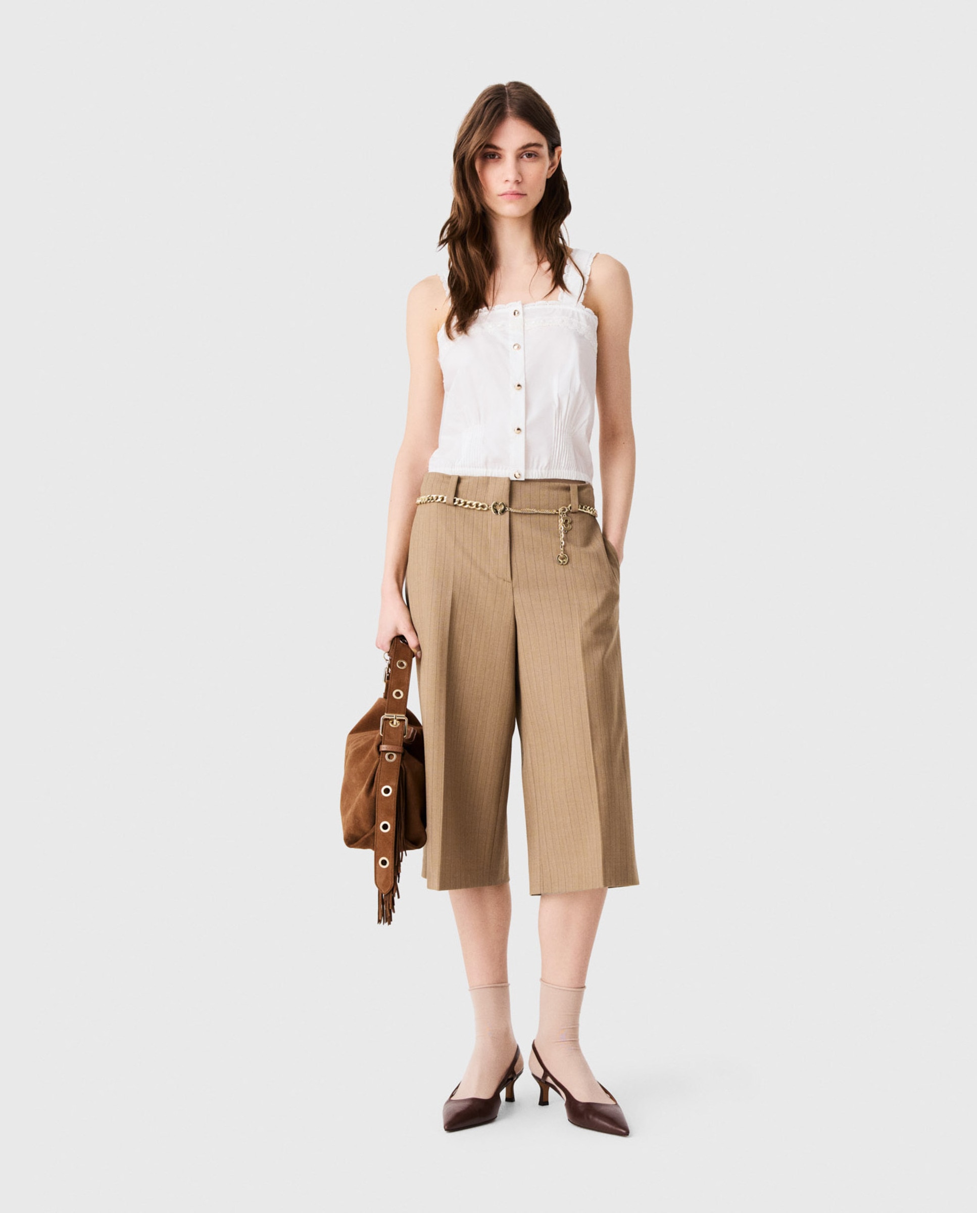 Imagen 1 de Bermuda de mujer de sastre con raya diplomática Beige