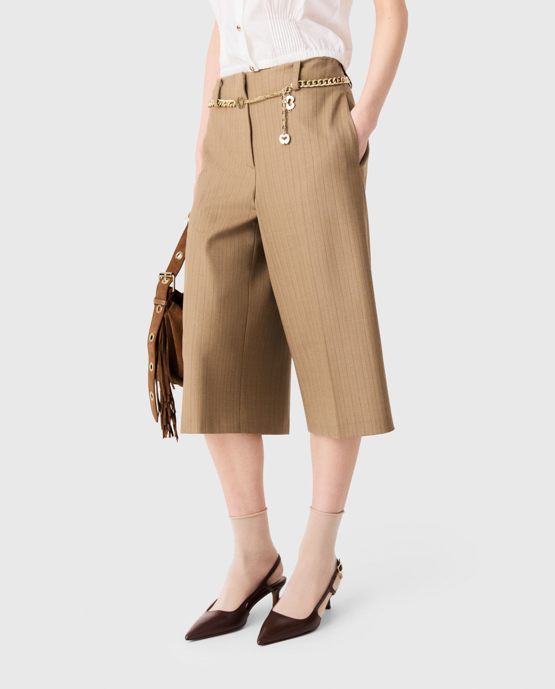 Imagen 2 de Bermuda de mujer de sastre con raya diplomática - Maje - Beige Beige