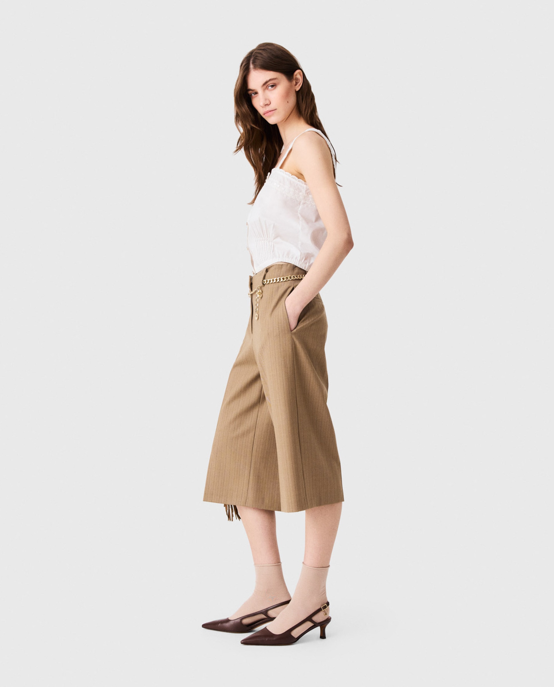 Imagen 4 de Bermuda de mujer de sastre con raya diplomática - Maje - Beige Beige