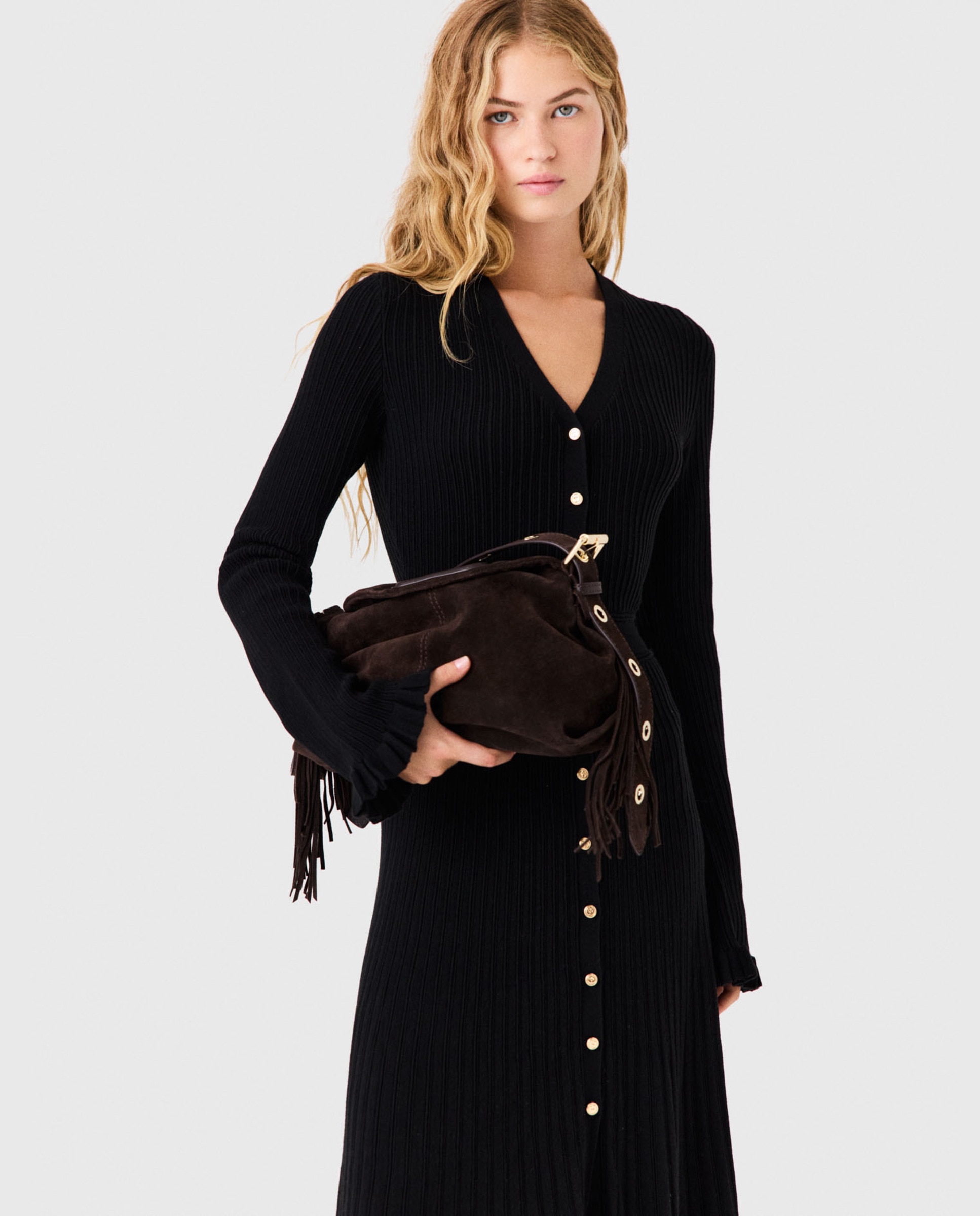 Vestido largo ajustado de punto acanalado con volantes, escote en v y con lana - Maje - Negro Negro-6