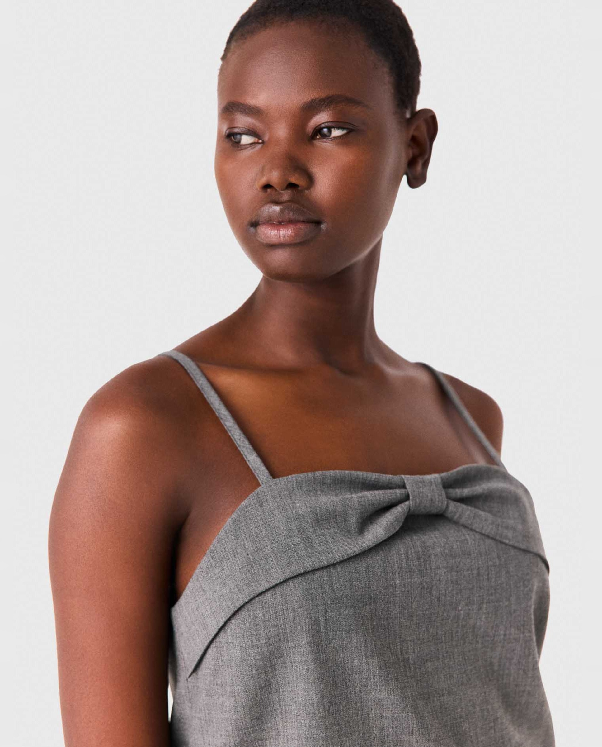 Vestido corto sastre con nudo drapeado y encaje - Maje - Gris Gris-7