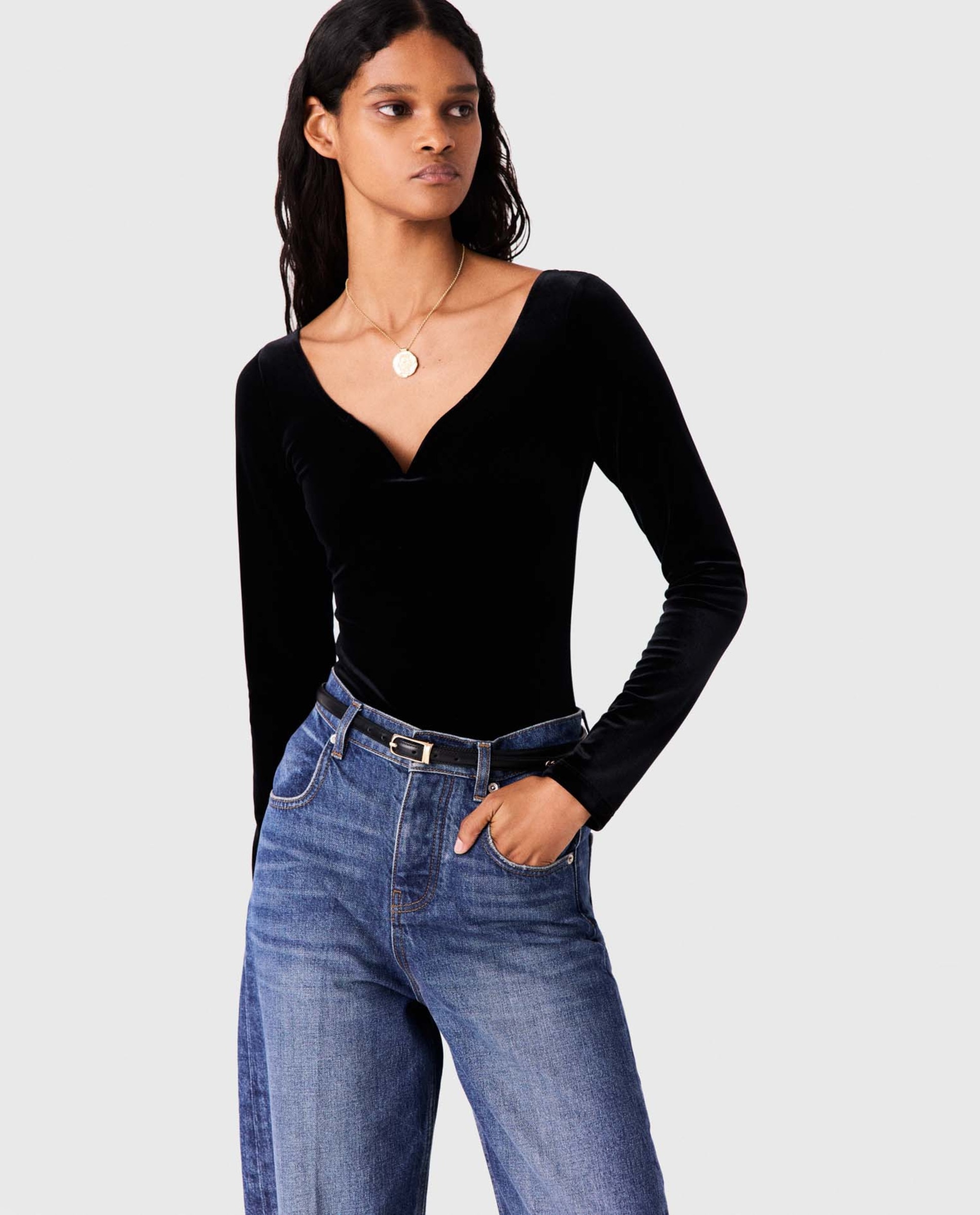 Bodi de mujer ajustado con escote corazón y mangas largas de terciopelo - Maje - Negro Negro-1