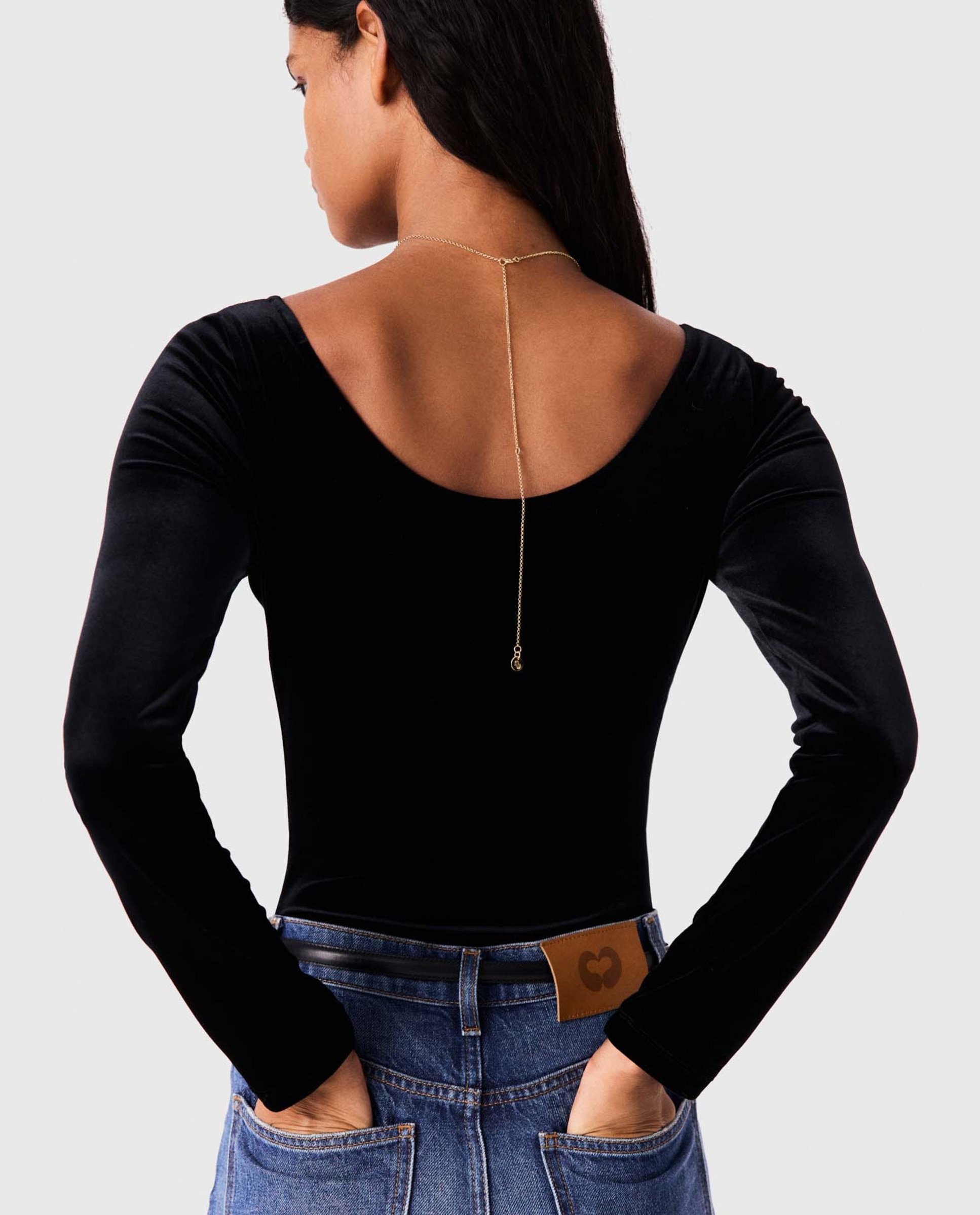 Bodi de mujer ajustado con escote corazón y mangas largas de terciopelo - Maje - Negro Negro-2