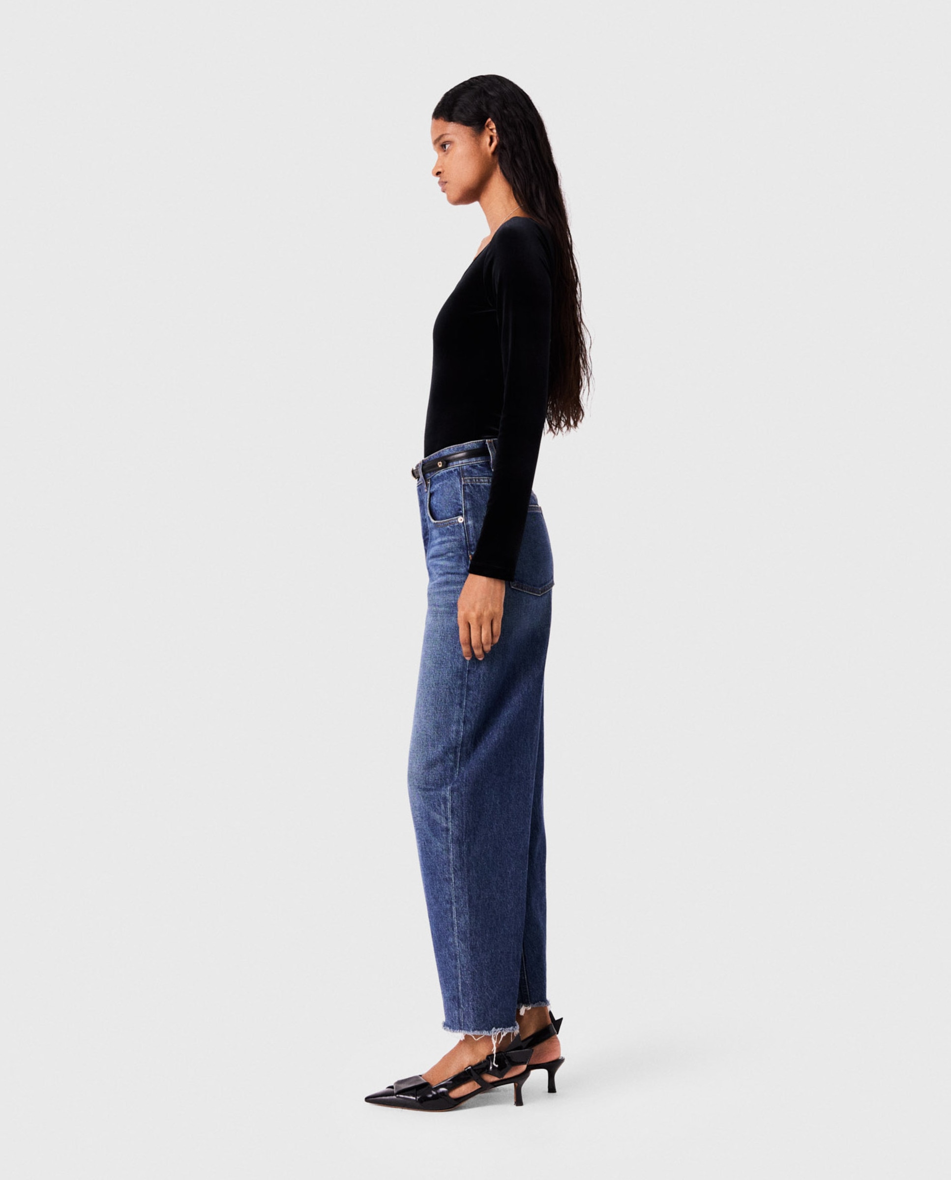 Bodi de mujer ajustado con escote corazón y mangas largas de terciopelo - Maje - Negro Negro-3