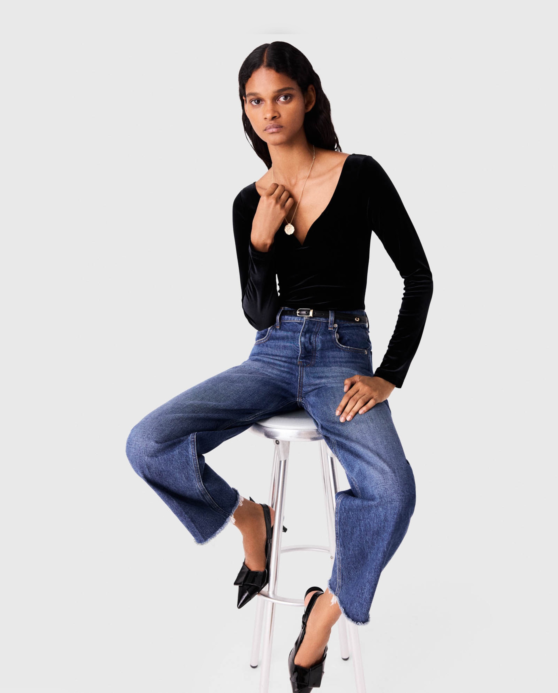 Bodi de mujer ajustado con escote corazón y mangas largas de terciopelo - Maje - Negro Negro-6