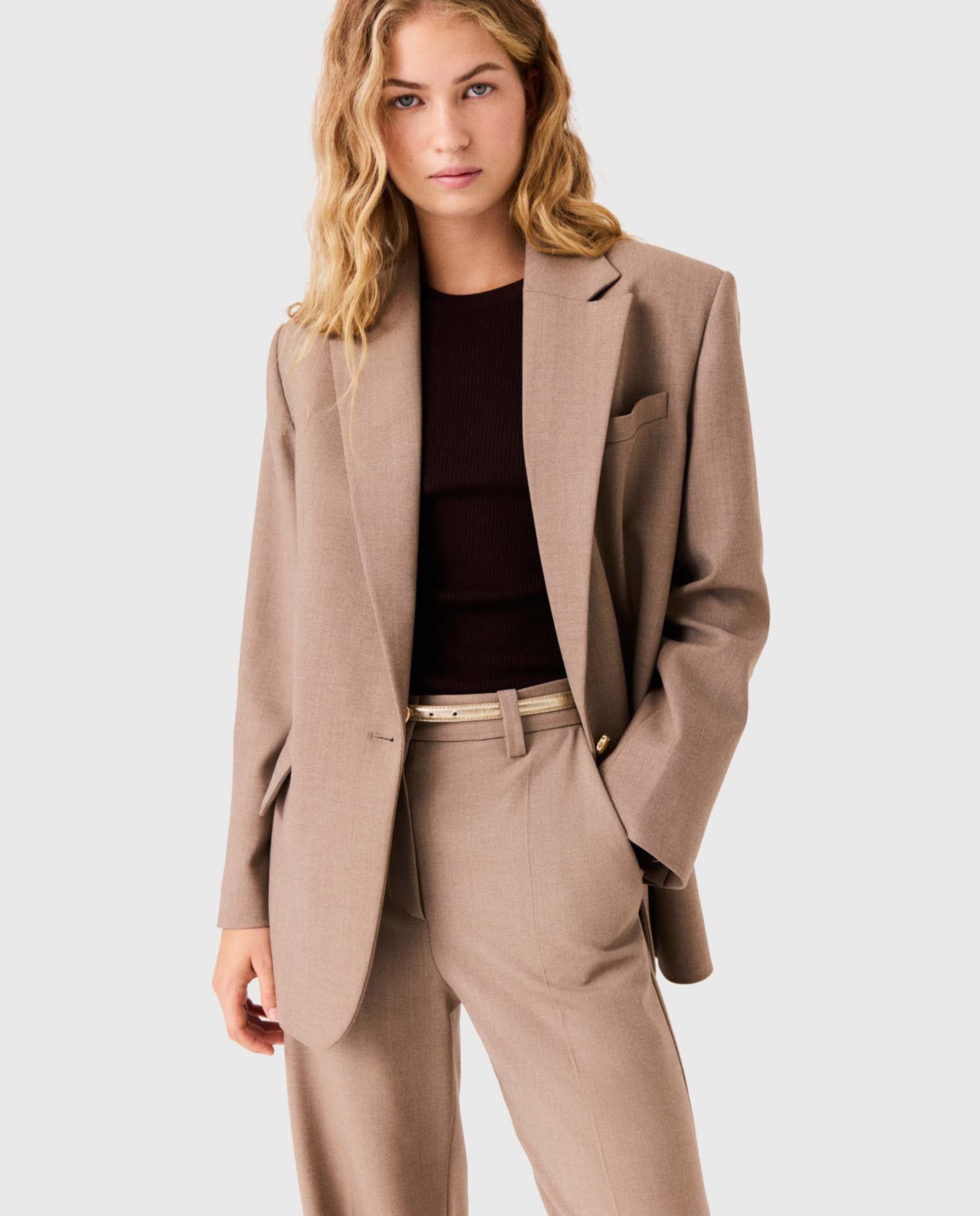 Chaqueta sastre de mujer clásica con bolsillos de solapa - Maje - Beige Beige-1