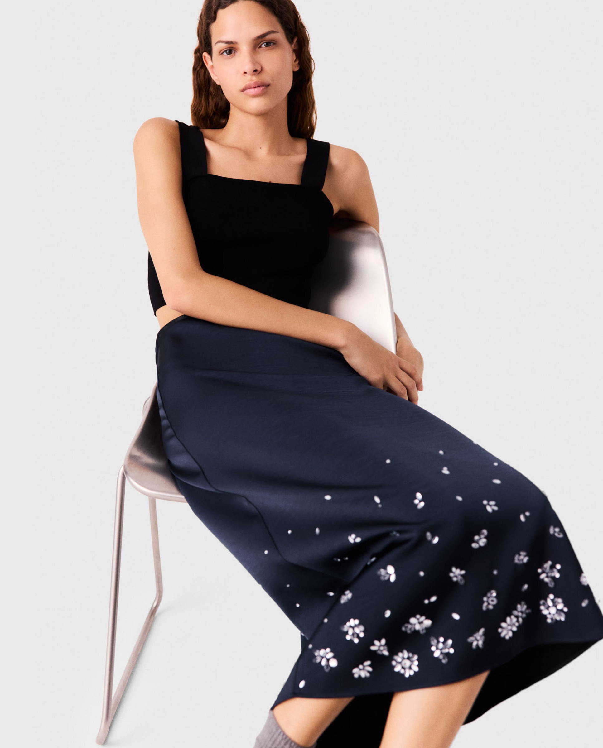 Falda midi recta de satén con bordados florales - Maje - Azul marino Azul marino-6