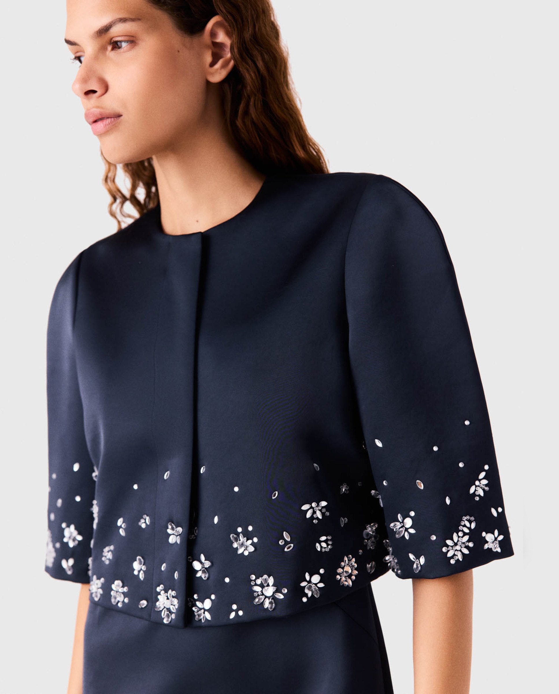 Chaqueta de mujer corta de satén con bordado floral de strass - Maje - Azul marino Azul marino-5