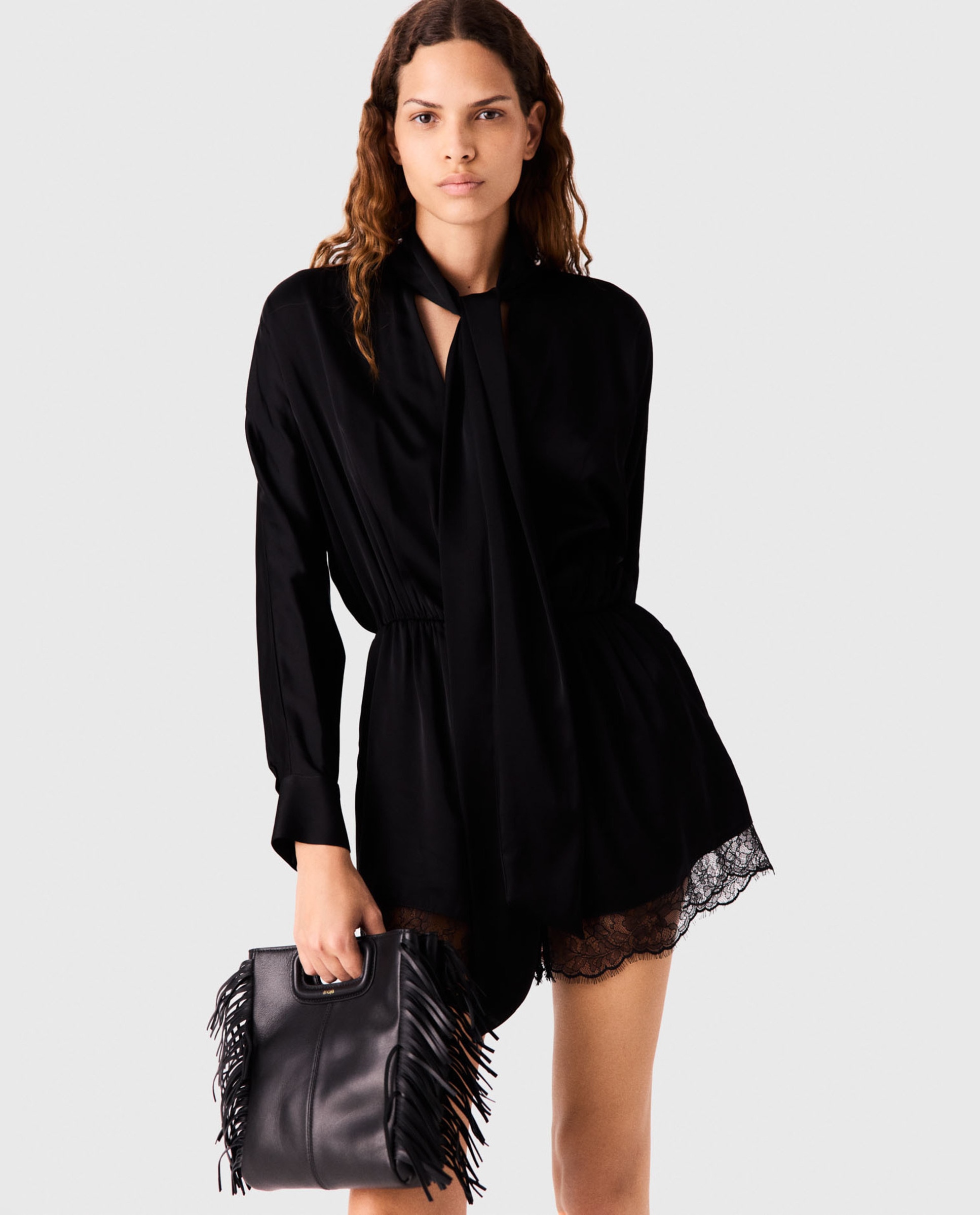 Mono de mujer corto fluido con encaje y lazo lavallière - Maje - Negro Negro-6