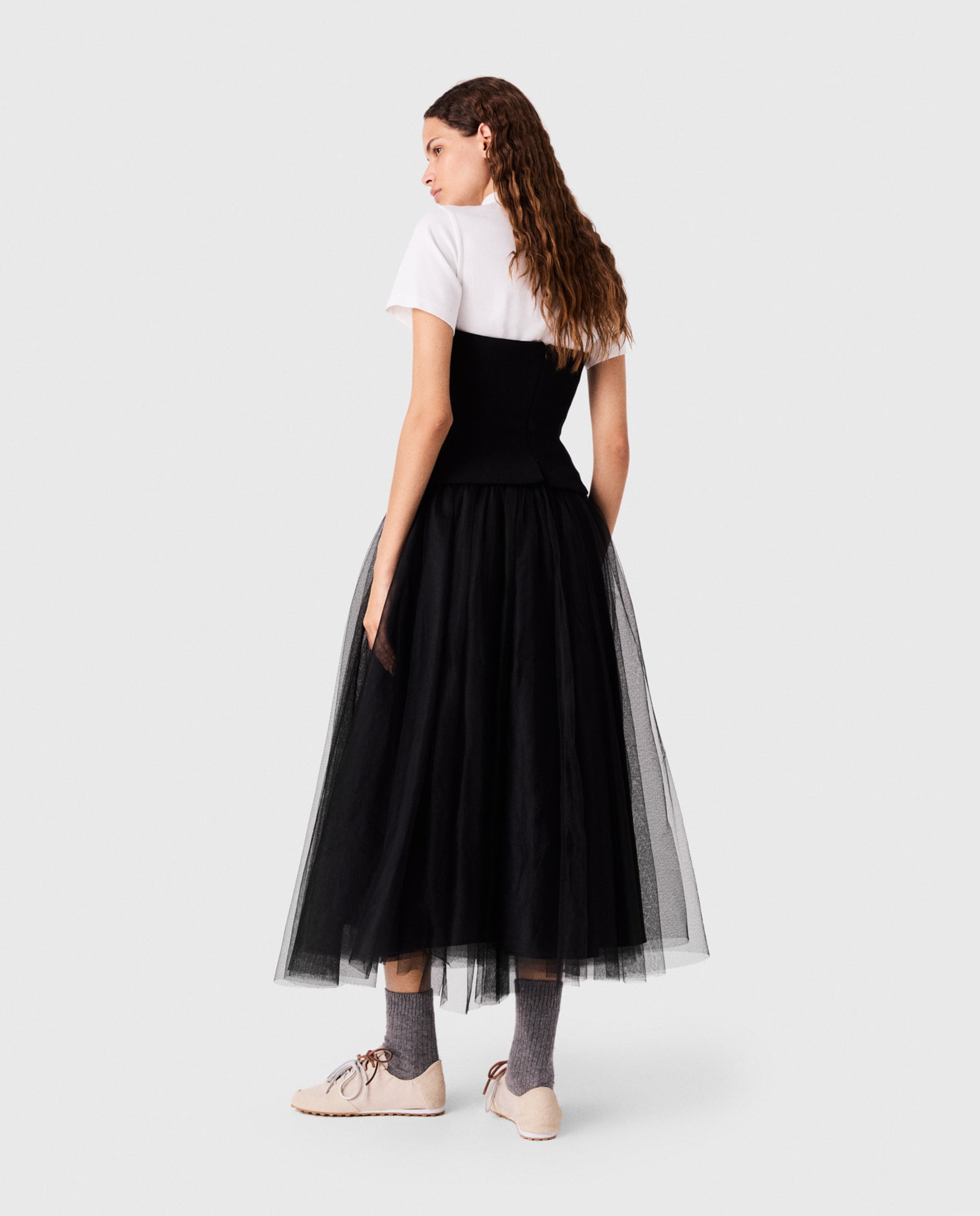 Imagen 3 de Vestido midi con bustier ajustado y falda amplia de tul superpuesto - Maje - Negro Negro