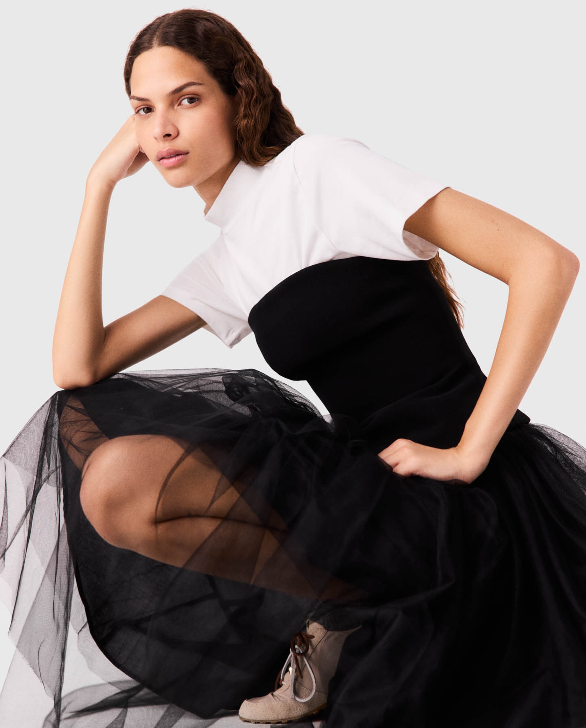 Imagen 8 de Vestido midi con bustier ajustado y falda amplia de tul superpuesto - Maje - Negro Negro