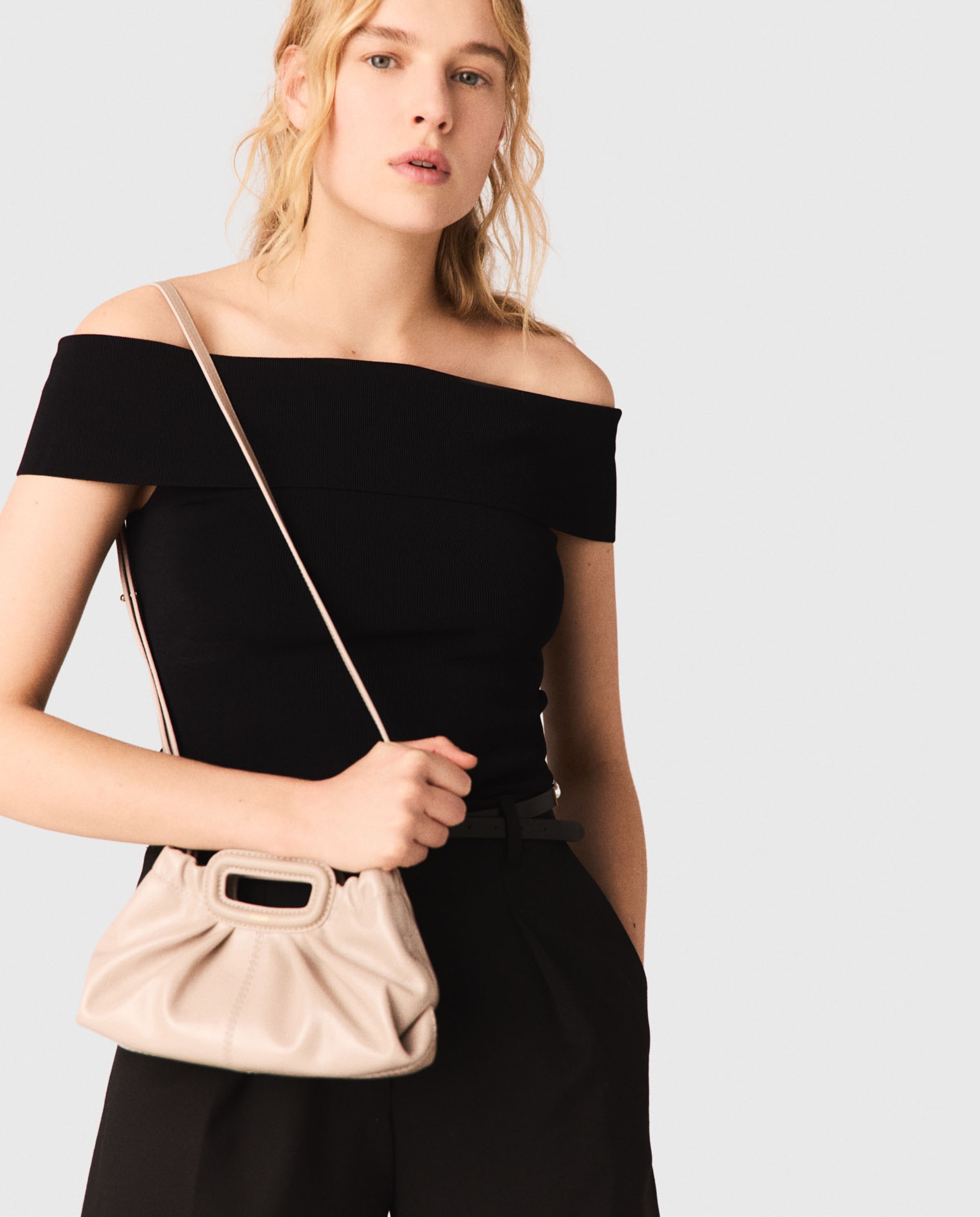 Top de mujer de punto canalé y cuello Bardot - Maje - Negro Negro-1