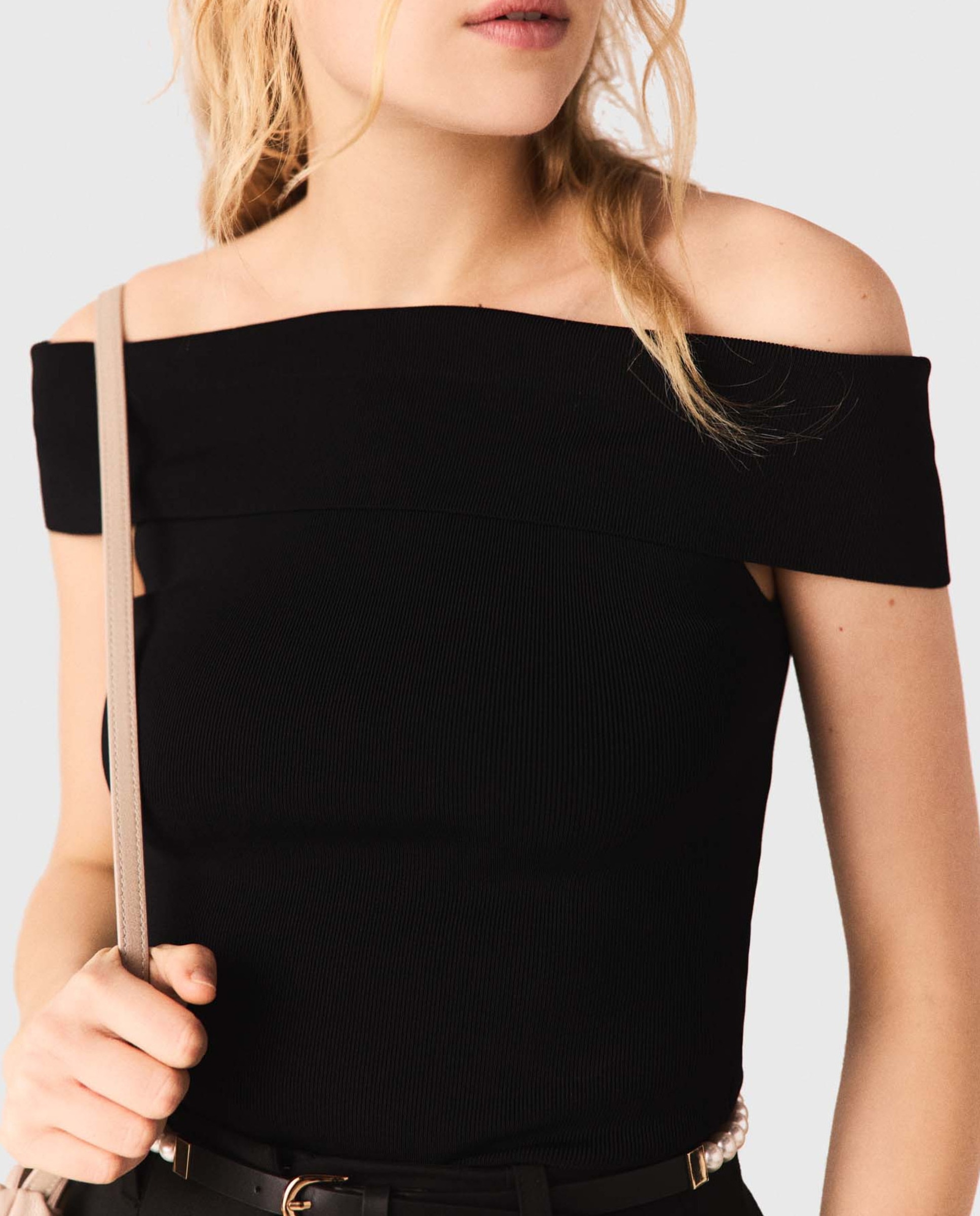 Top de mujer de punto canalé y cuello Bardot - Maje - Negro Negro-7