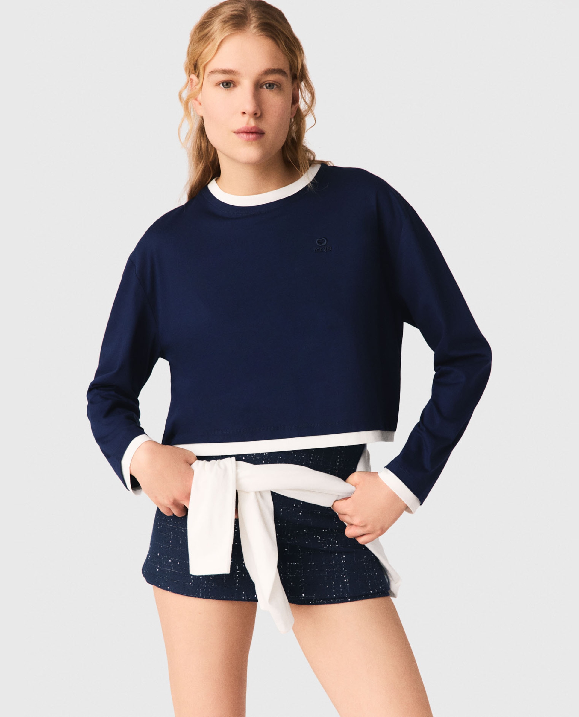 Maje - Camiseta de mujer con efecto superpuesto de algodón.