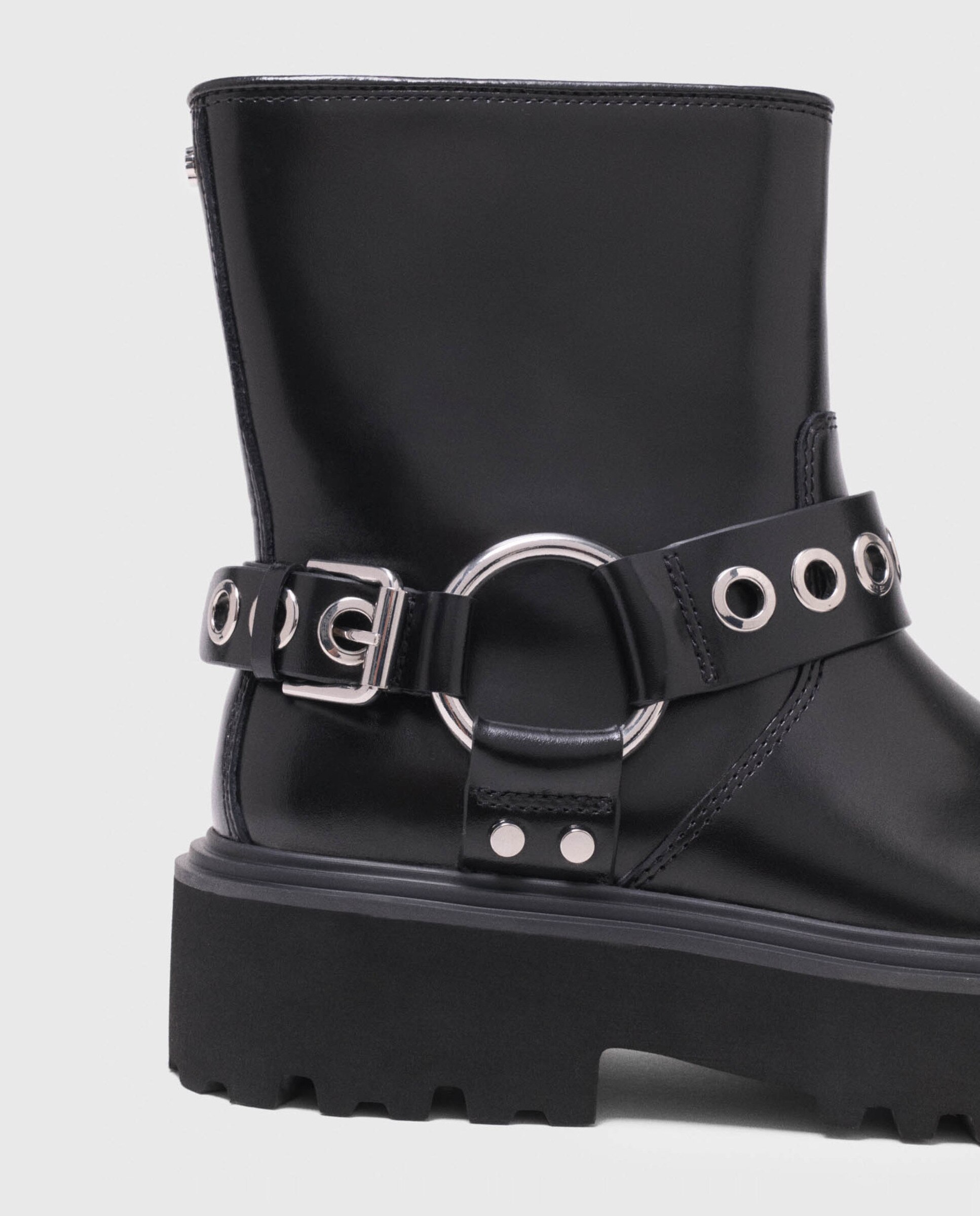 Botín biker de mujer con arnés de cuero bajo - Maje - Negro Negro-8