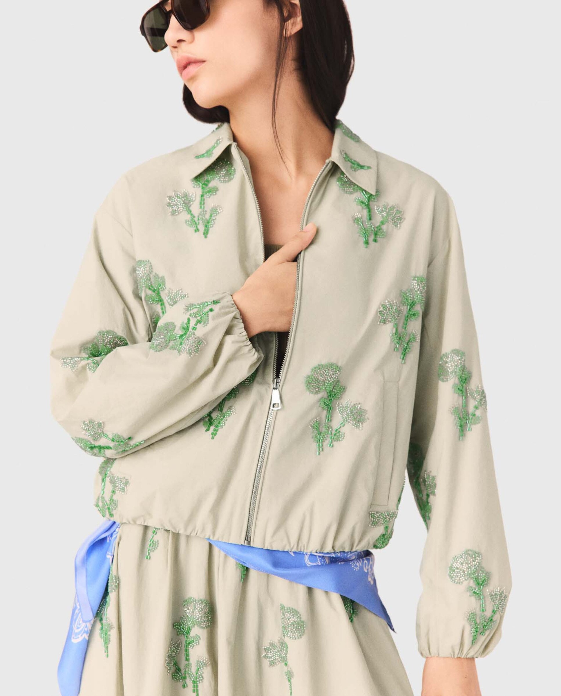 Cazadora Bomber de mujer holgada bordada con perlas