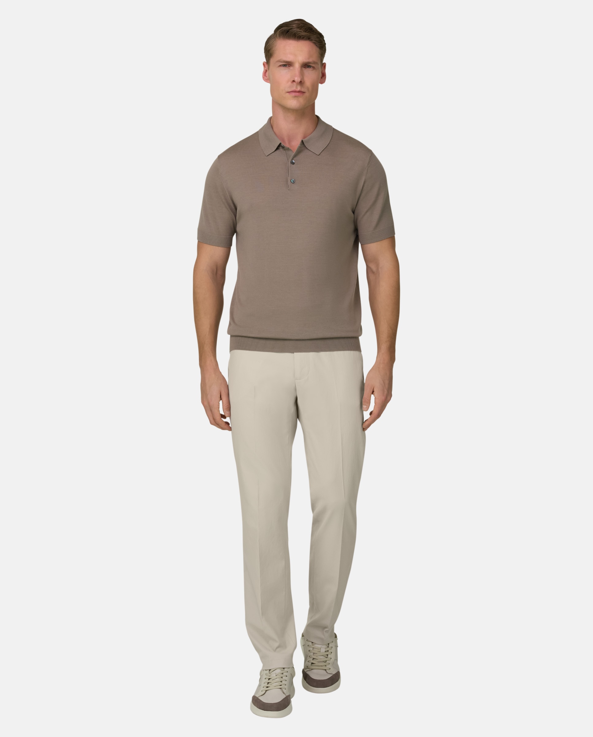 Boggi Milano - Chino de tejido técnico.