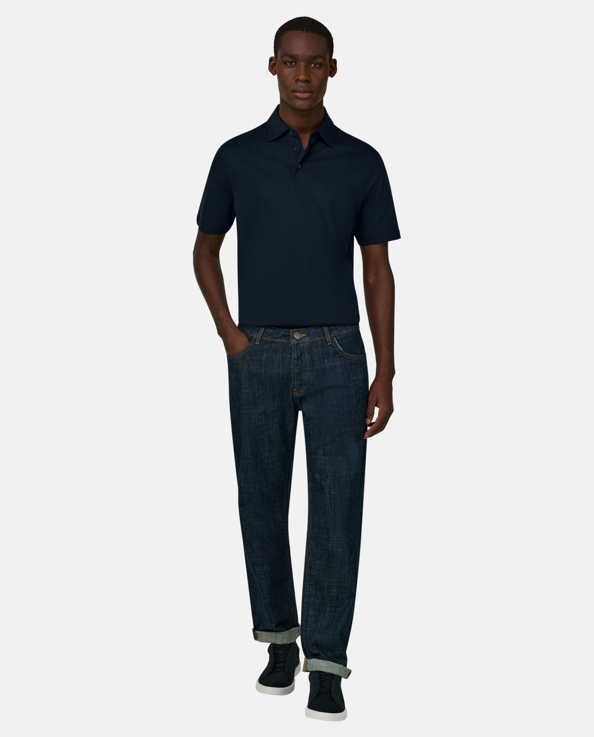 Boggi Milano - Vaquero regular en denim elástico azul oscuro.