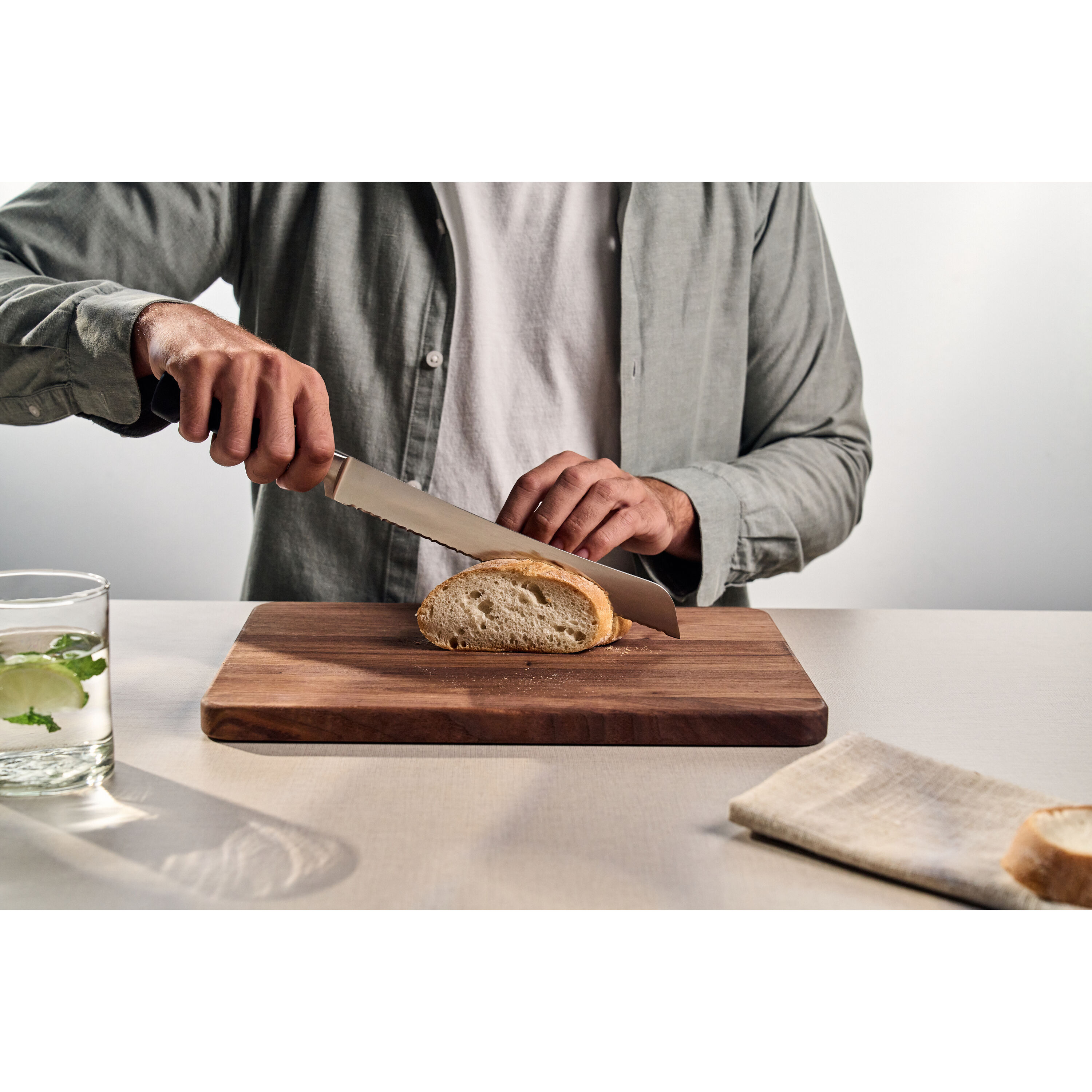 Imagen 3 de Cuchillo para pan Vier Sterne Zwilling - Negro Negro