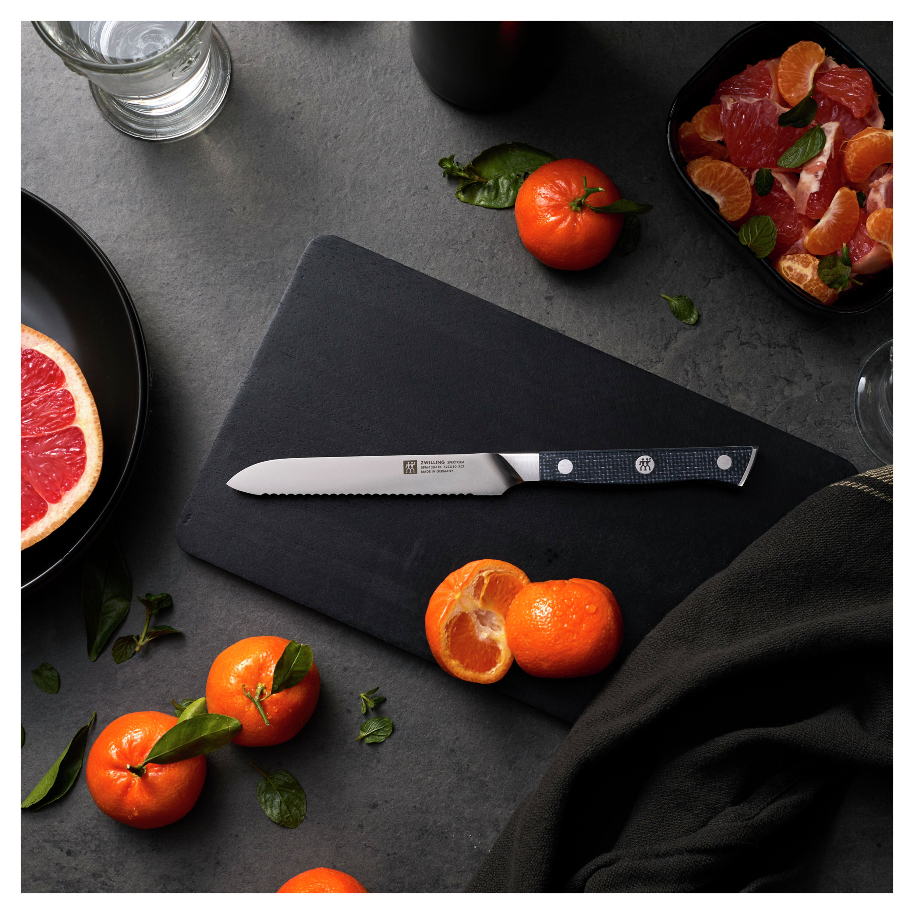 Imagen 2 de Cuchillo universal con sierra Spectrum Zwilling - Negro Negro