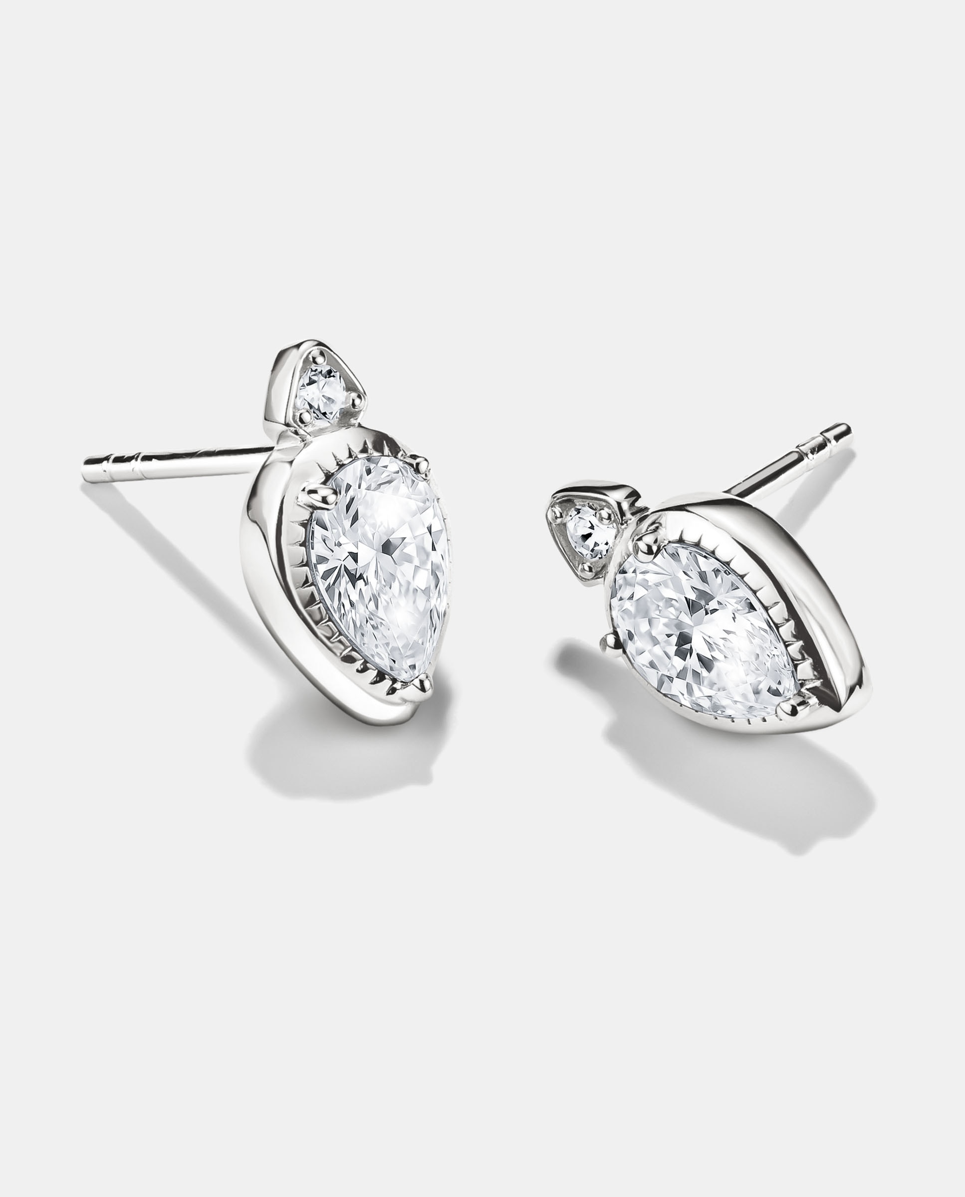 Imagen 2 de Pendientes de botón con circonita blanca en forma de gota - Thomas Sabo - Plata Plata