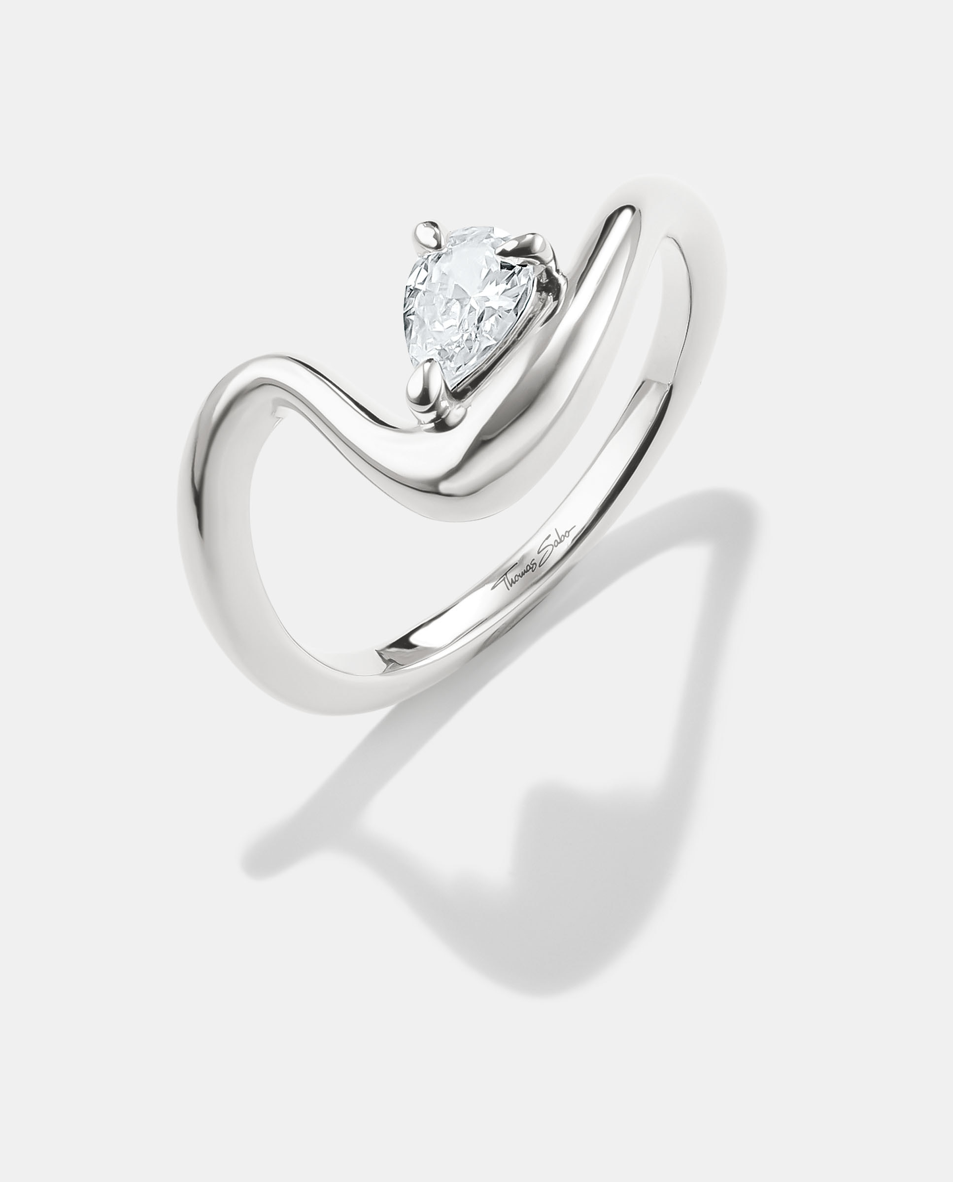 Imagen 0 de Anillo con circonita blanca en forma de gota Plata