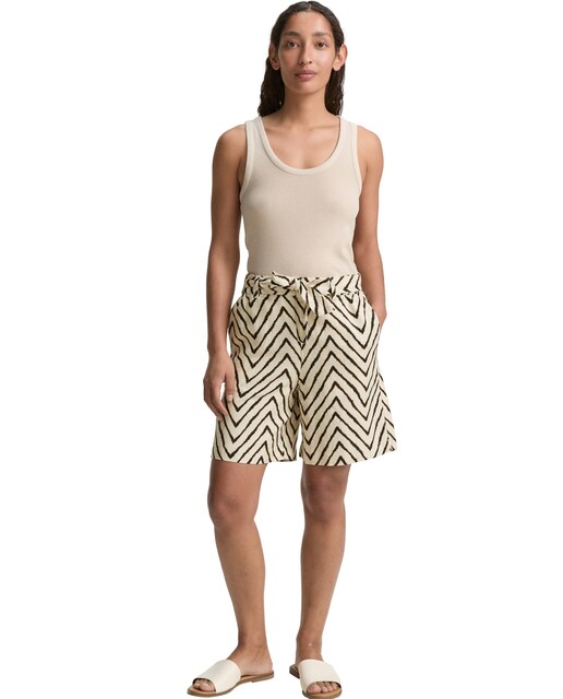 Imagen 0 de Bermuda de mujer estampado con cinturón ajustable