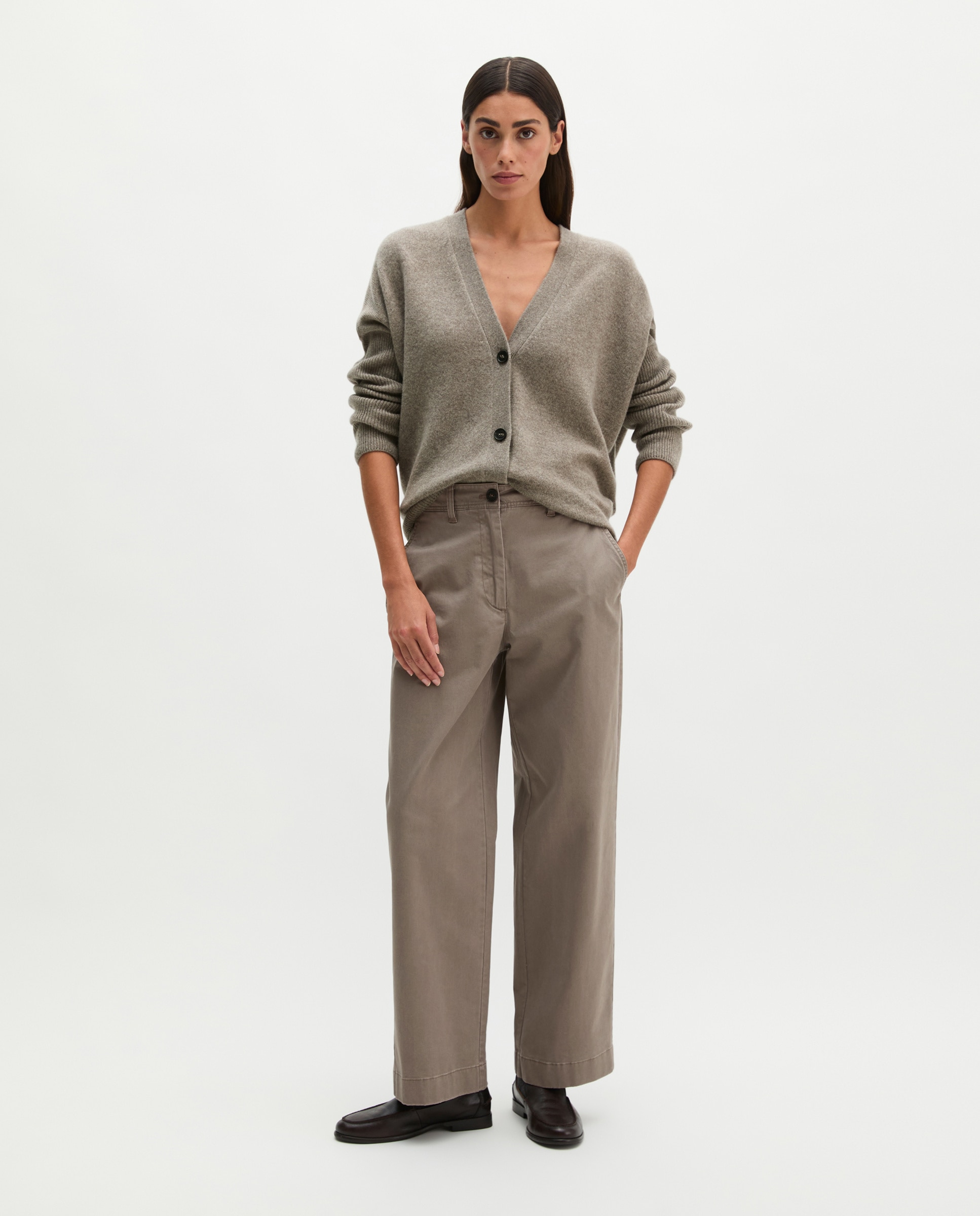 Imagen 0 de Pantalones modelo lande anchos de algodón orgánico elástico con lyocell Marrón