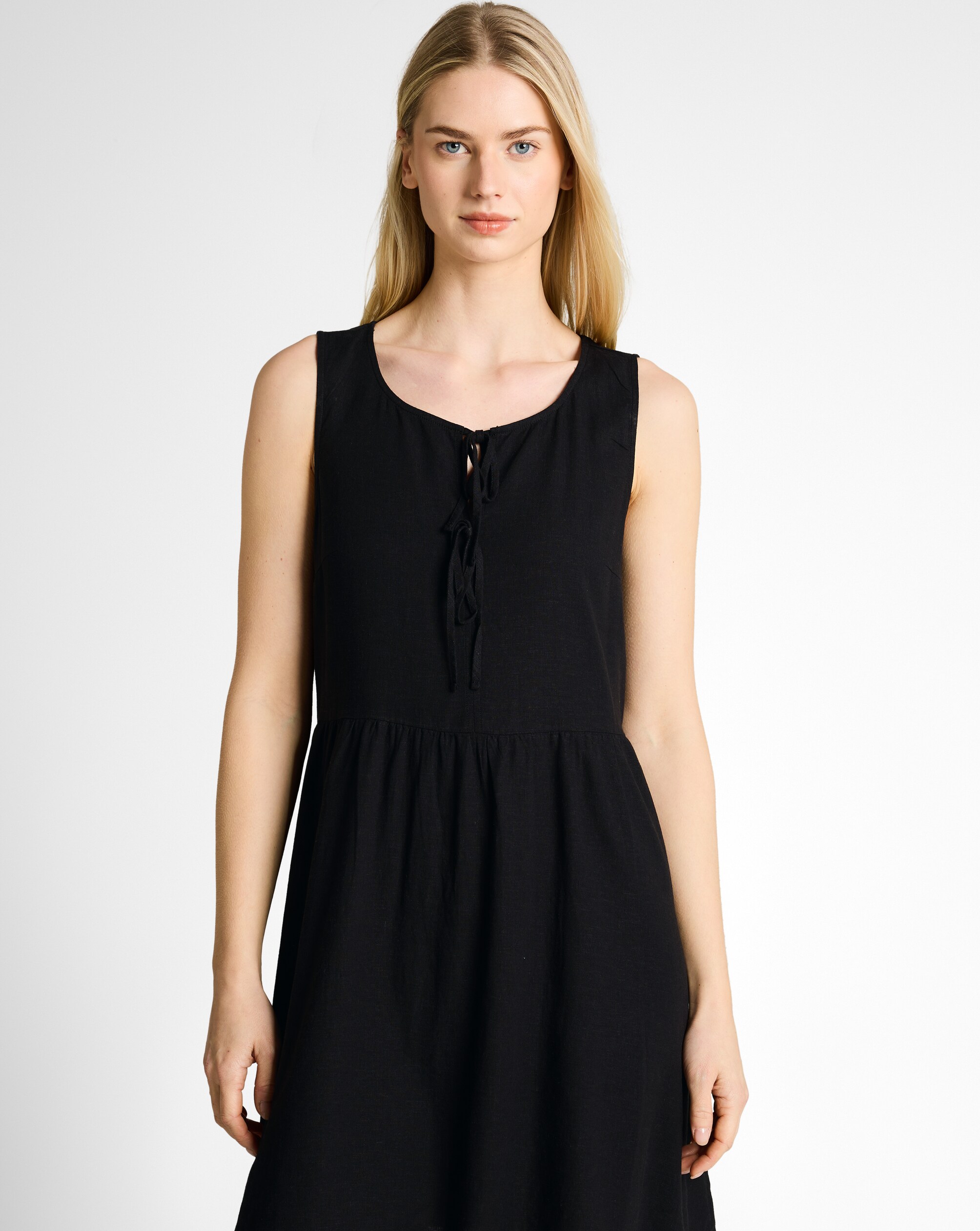 Tom Tailor - Vestido corto sin mangas con cuello redondo y diseño liso.