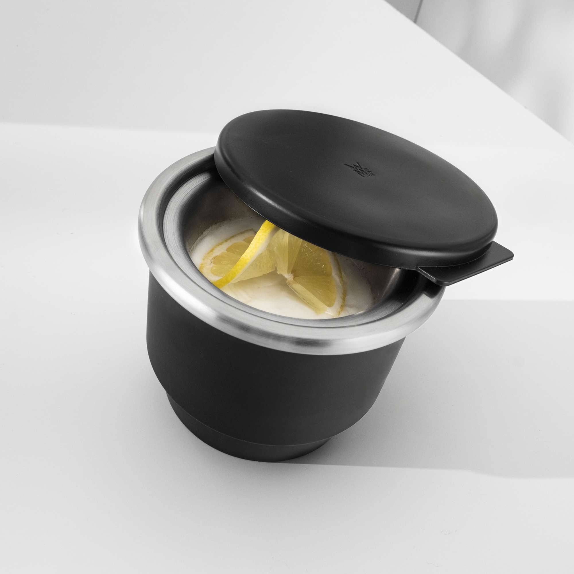 Imagen 6 de Heladera 3 en 1 WMF Kitchenminis 300 ml para yogur helado - Gris / Negro Gris / Negro