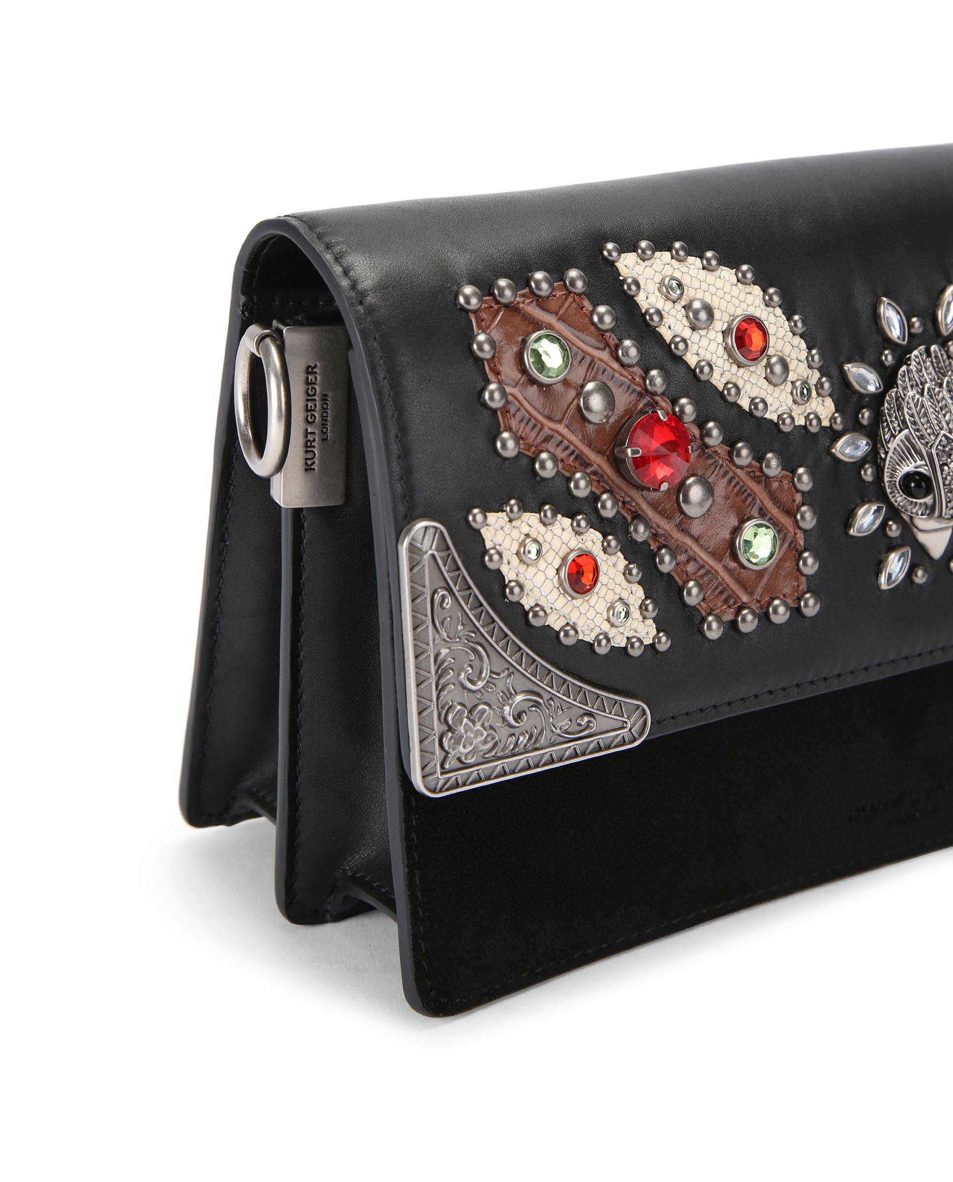 Bolso de hombro en piel con solapa decorada con cristales multicolor y detalles metálicos - Kurt Geiger - Negro / Blanco / Rojo Negro / Blanco / Rojo-4