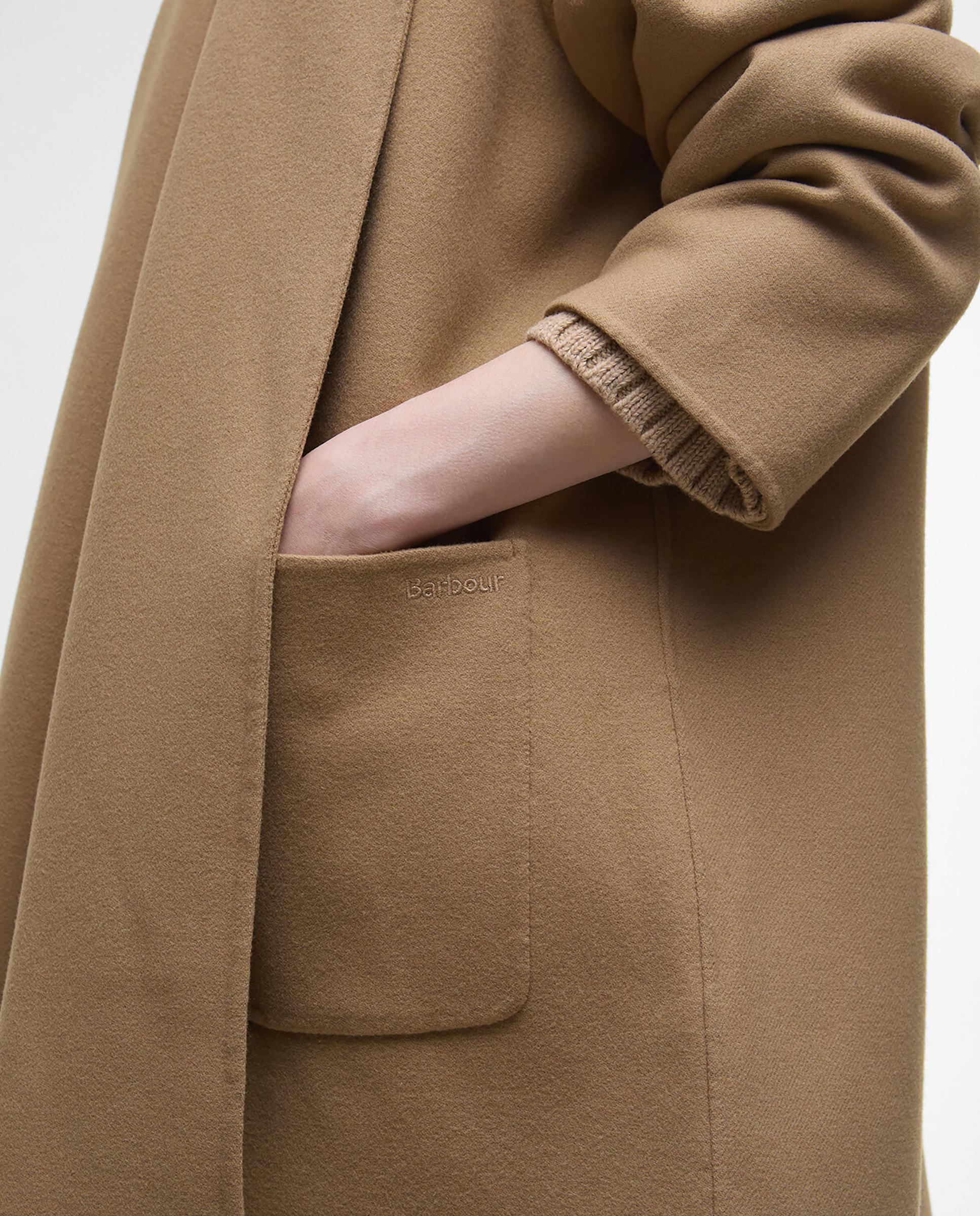 Abrigo de mujer de corte recto y cuello amplio con bufanda integrada - Barbour - Camel Camel-6