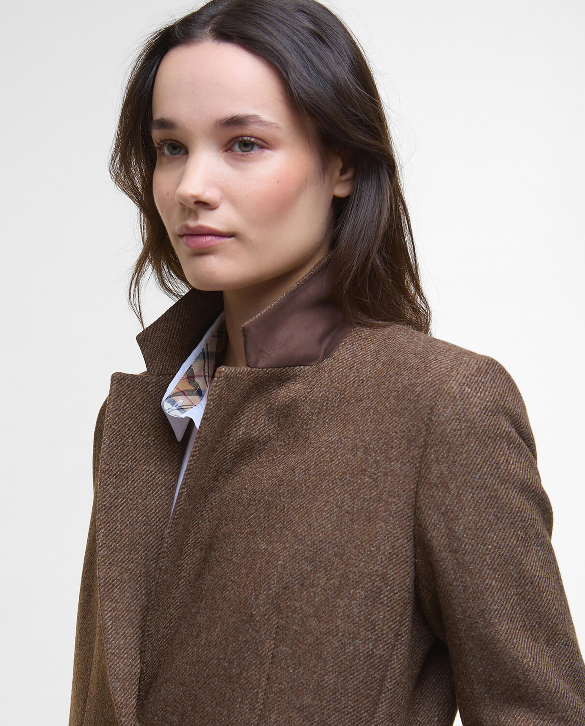 Blazer de mujer con doble botonadura con cuello de solapa y bolsillos frontales tipo parche con solapa de cierre - Barbour - Marrón Marrón-4